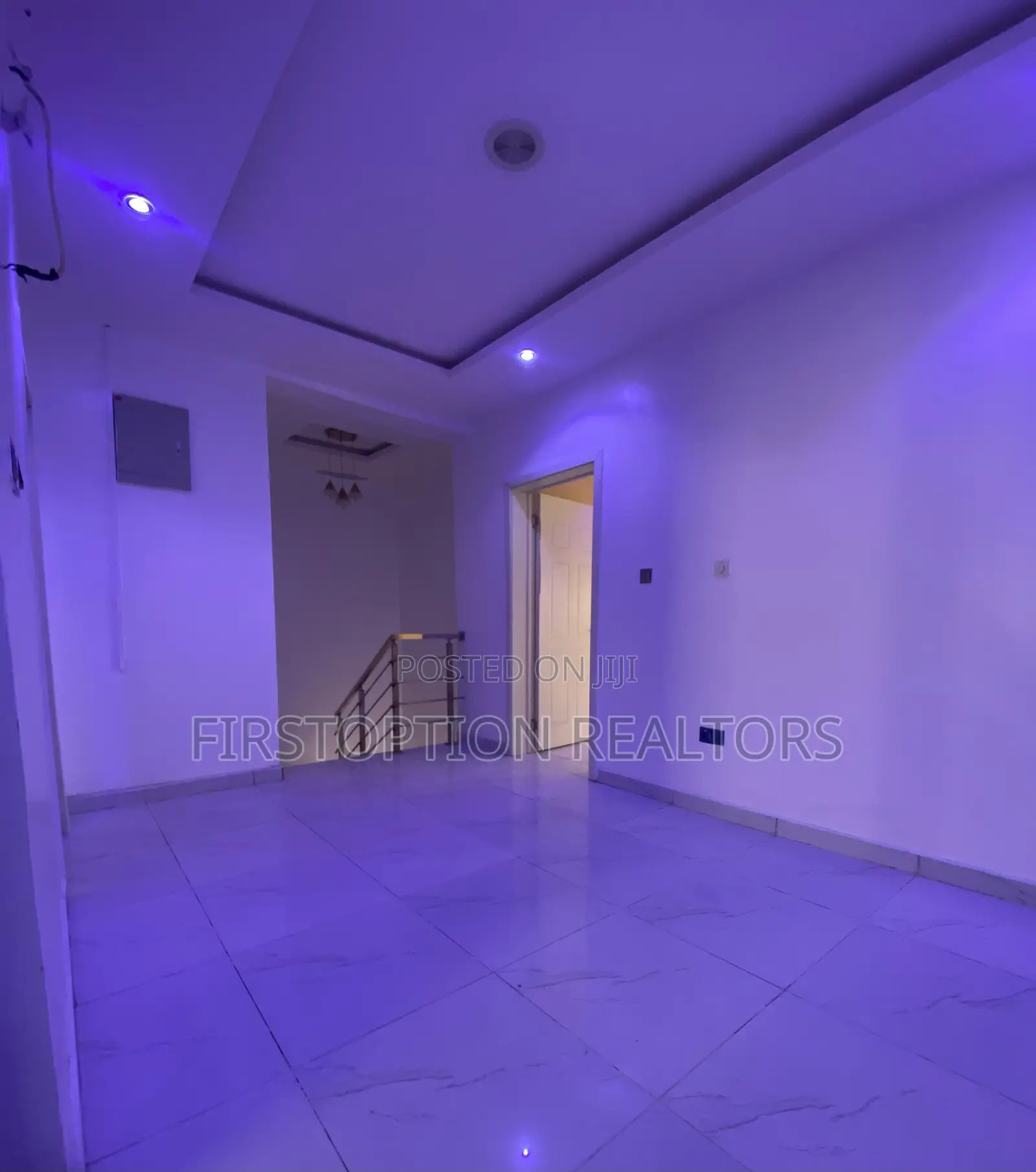 3bdrm Townhouse/Terrace in Pennek Estate, Off Lekki-Epe Expressway in Off Lekki-Epe Expressway