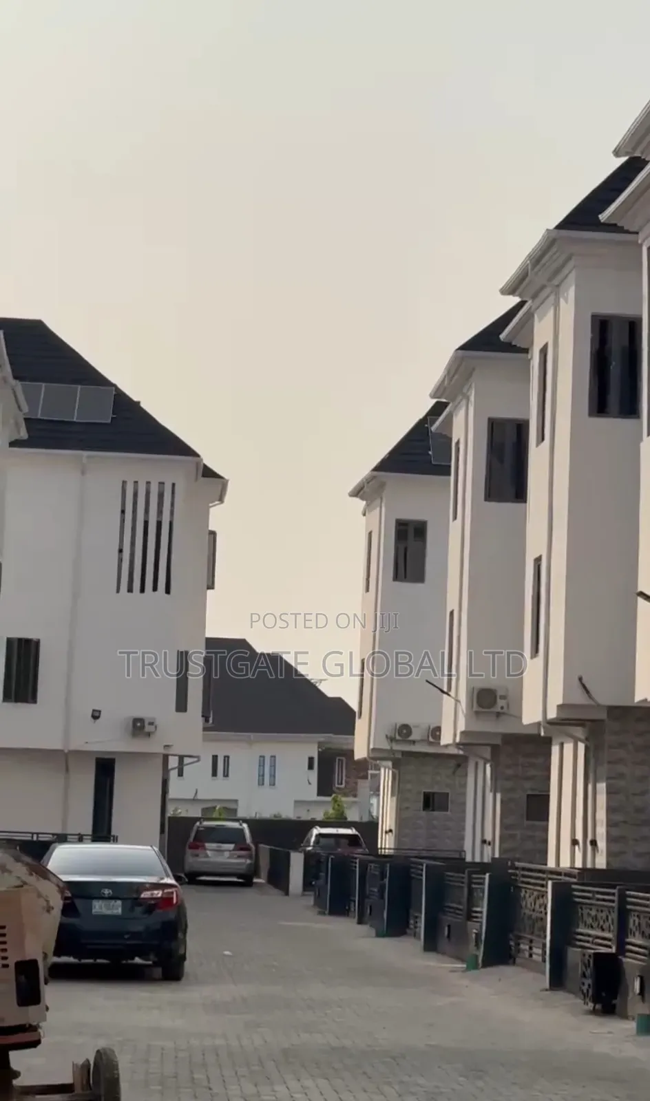 5bdrm Duplex in Lommod Gardens, Ago Palace for sale in Ago Palace