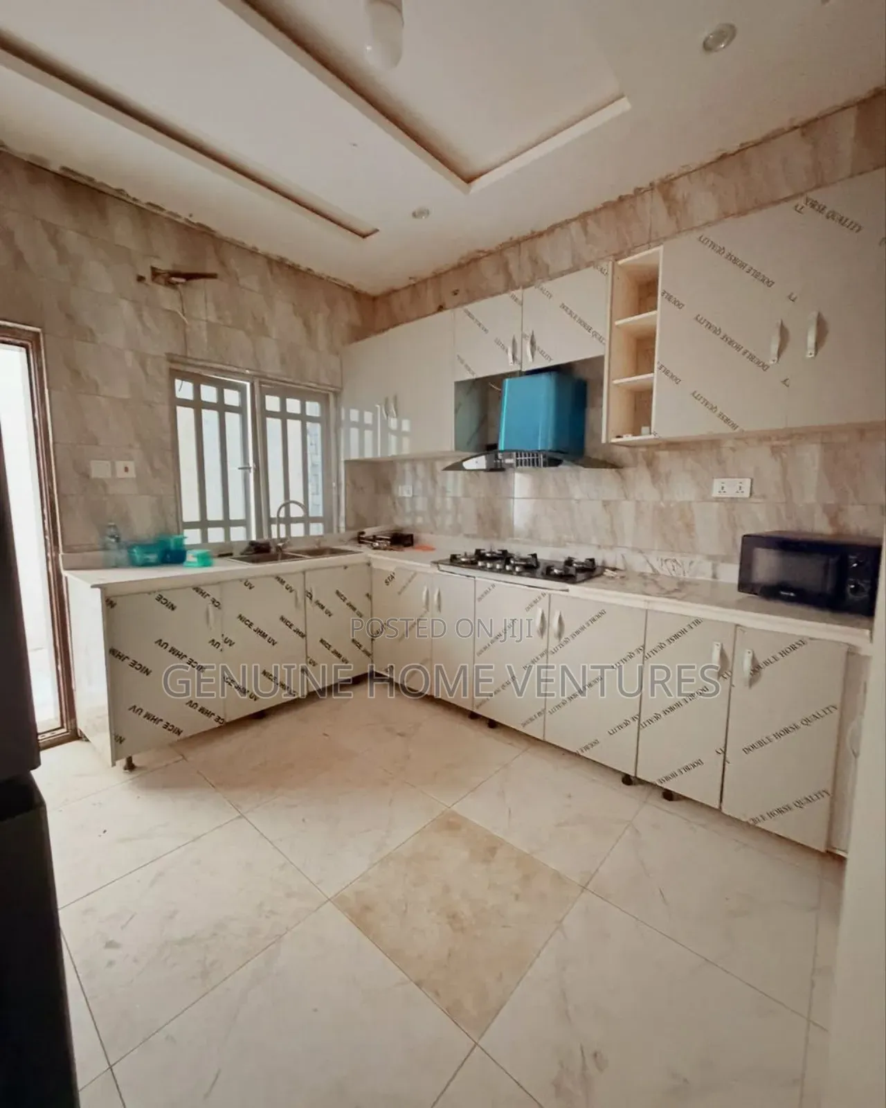 4bdrm Duplex in Anthony for sale in Anthony Village