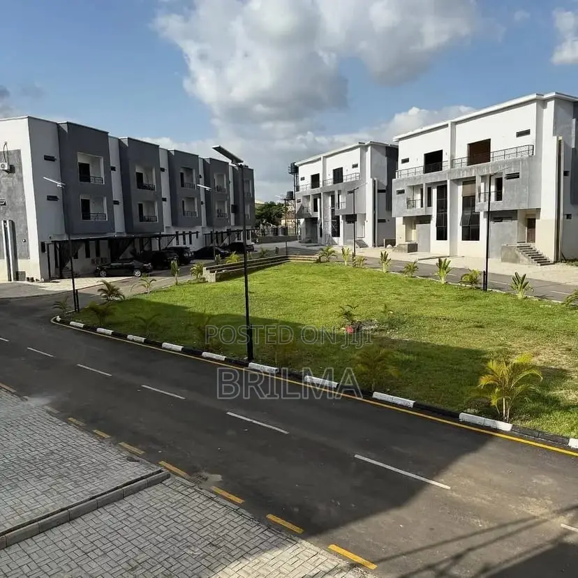 4bdrm Duplex in Mabushi for sale in Mabushi