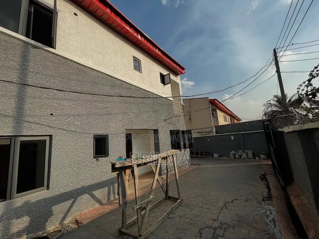 4bdrm Duplex in Kado for sale in Kado