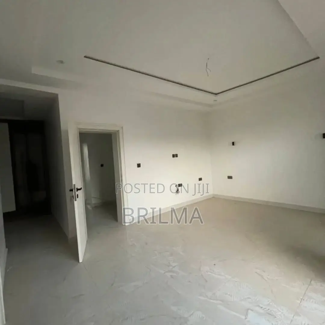 4bdrm Duplex in Apo District for sale in Apo District