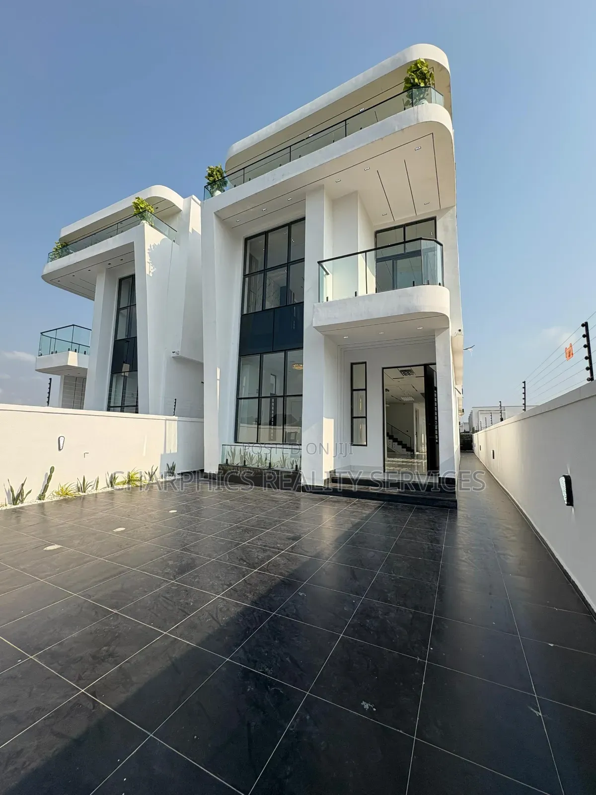 5bdrm Duplex in Lekki Phase 2 for sale in Lekki Phase 2