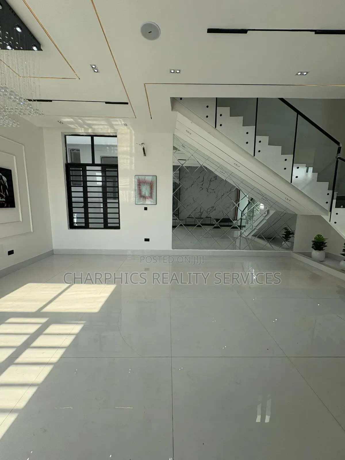 5bdrm Duplex in Lekki Phase 2 for sale in Lekki Phase 2