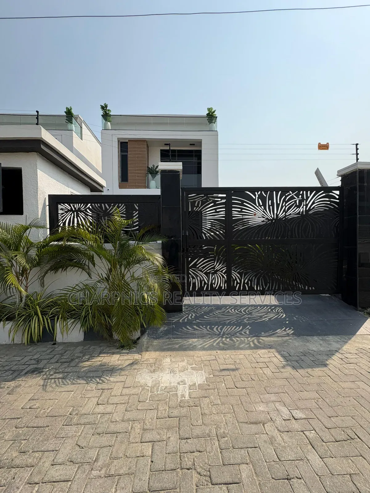 5bdrm Duplex in Lekki Phase 2 for sale in Lekki Phase 2