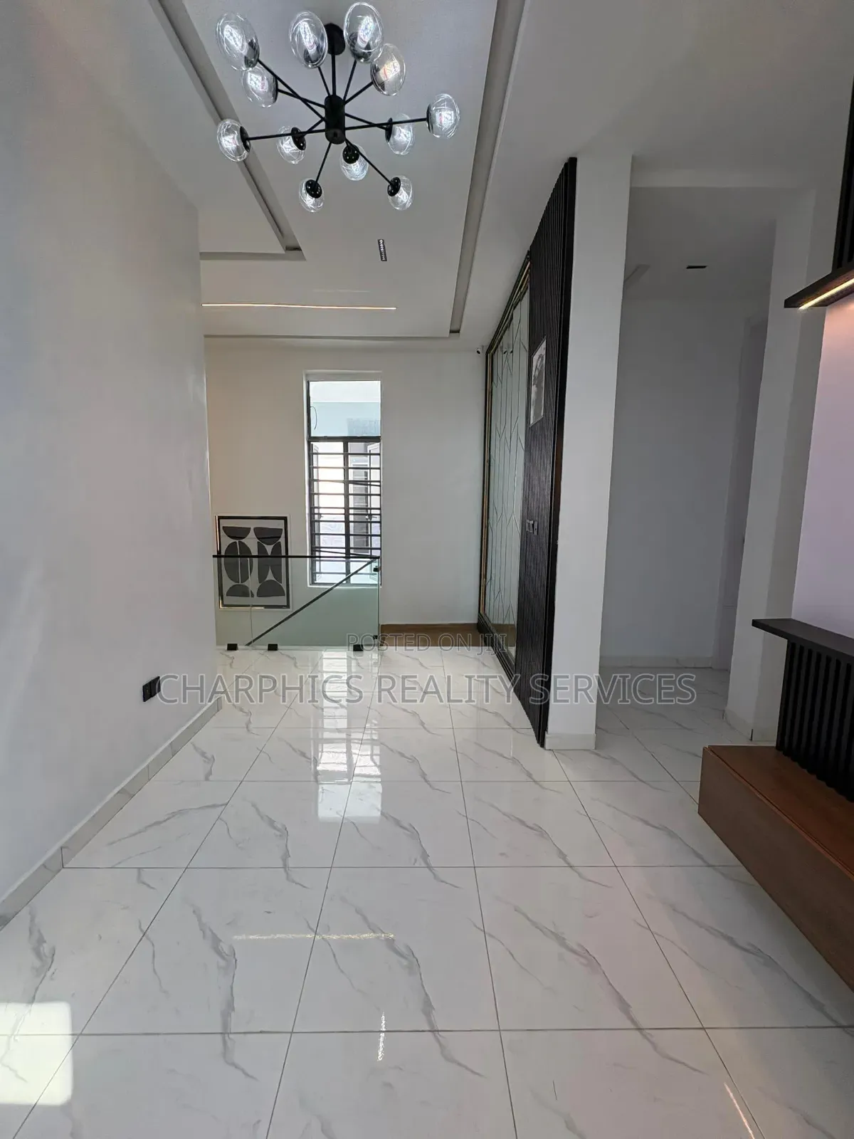 5bdrm Duplex in Lekki Phase 2 for sale in Lekki Phase 2