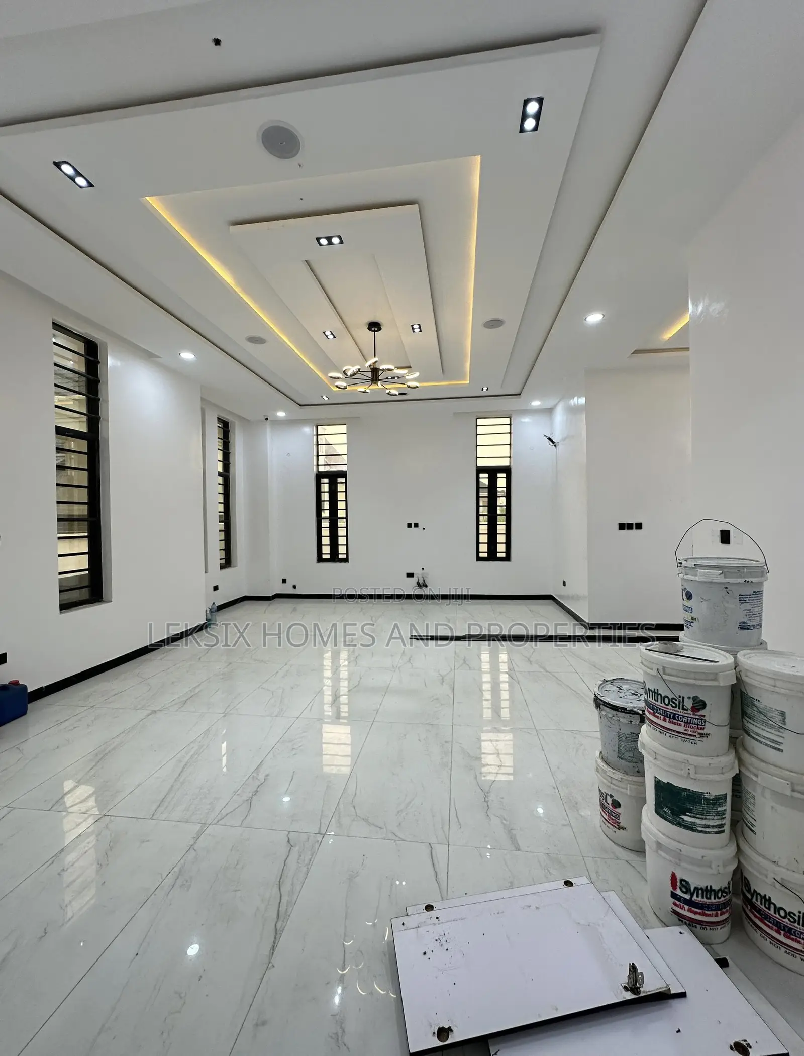 5bdrm Duplex in A Well Secured, Ikate for sale in Ikate