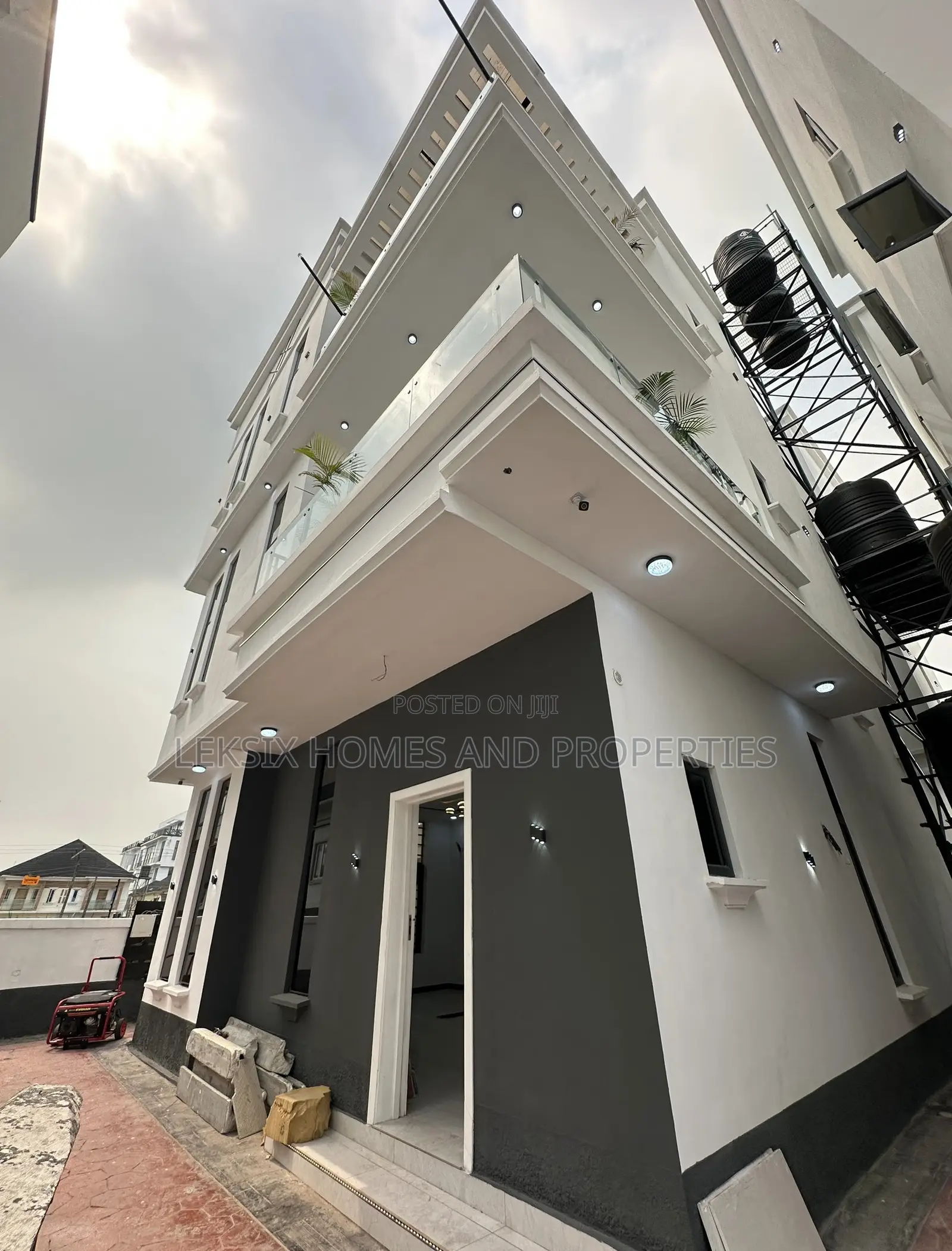 5bdrm Duplex in A Well Secured, Ikate for sale in Ikate
