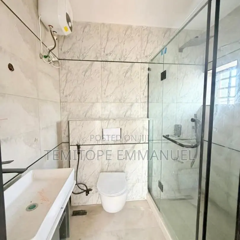 Furnished 2bdrm Apartment in Allen for sale in Allen Avenue