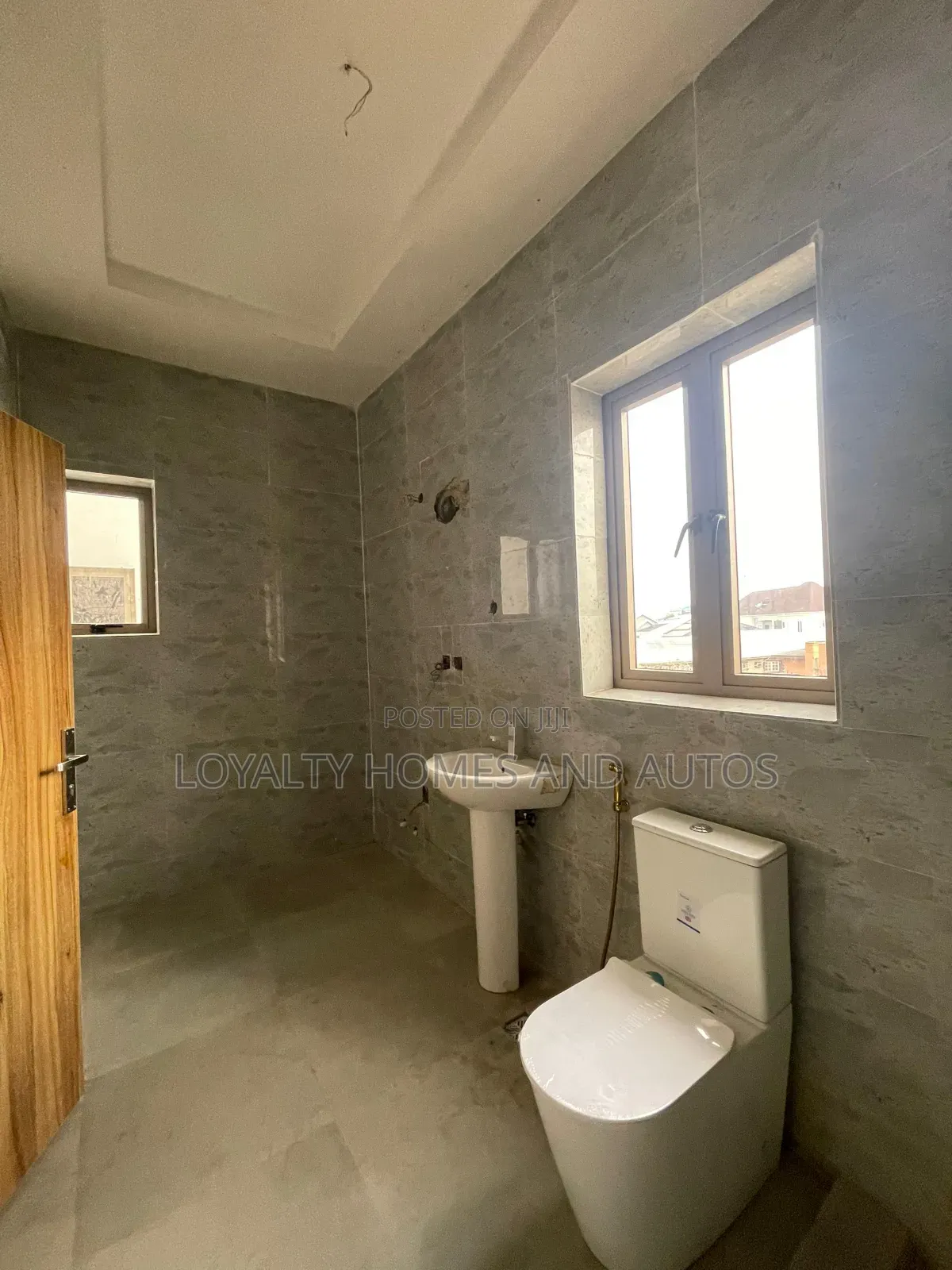 5bdrm Duplex in GRA Phase 2 Shangisha for sale in GRA Phase 2 Shangisha