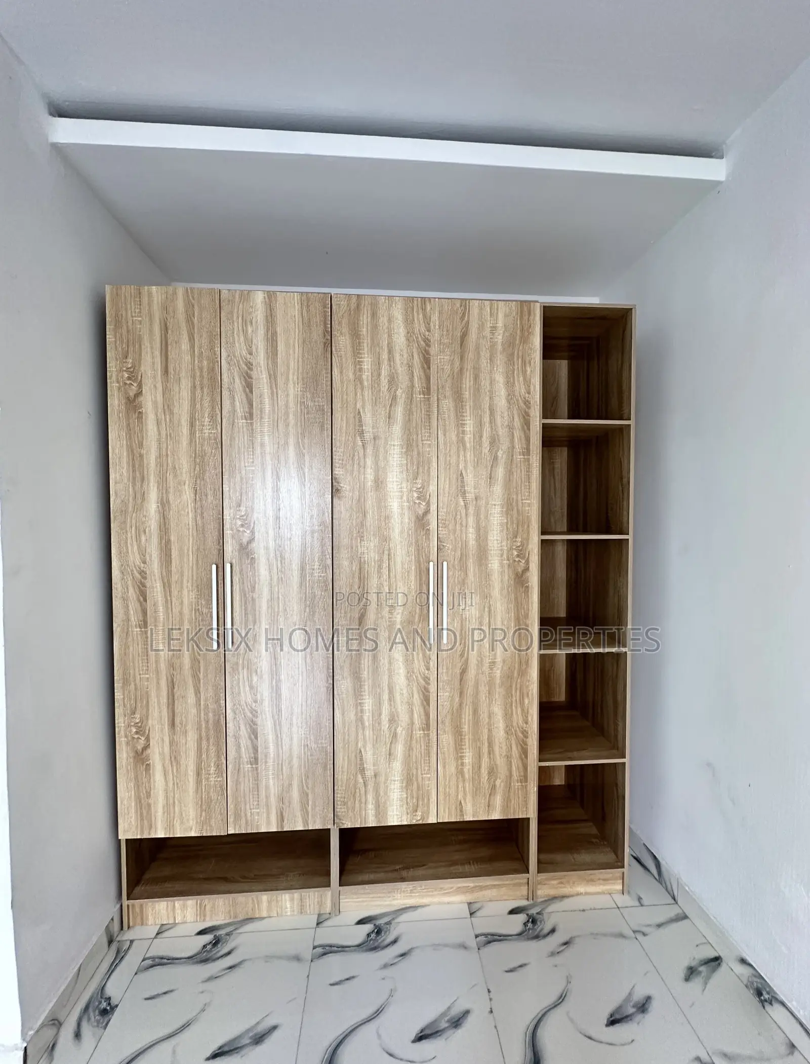 5bdrm Townhouse/Terrace in A Well Secured, Lekki Phase 2 for sale in Lekki Phase 2