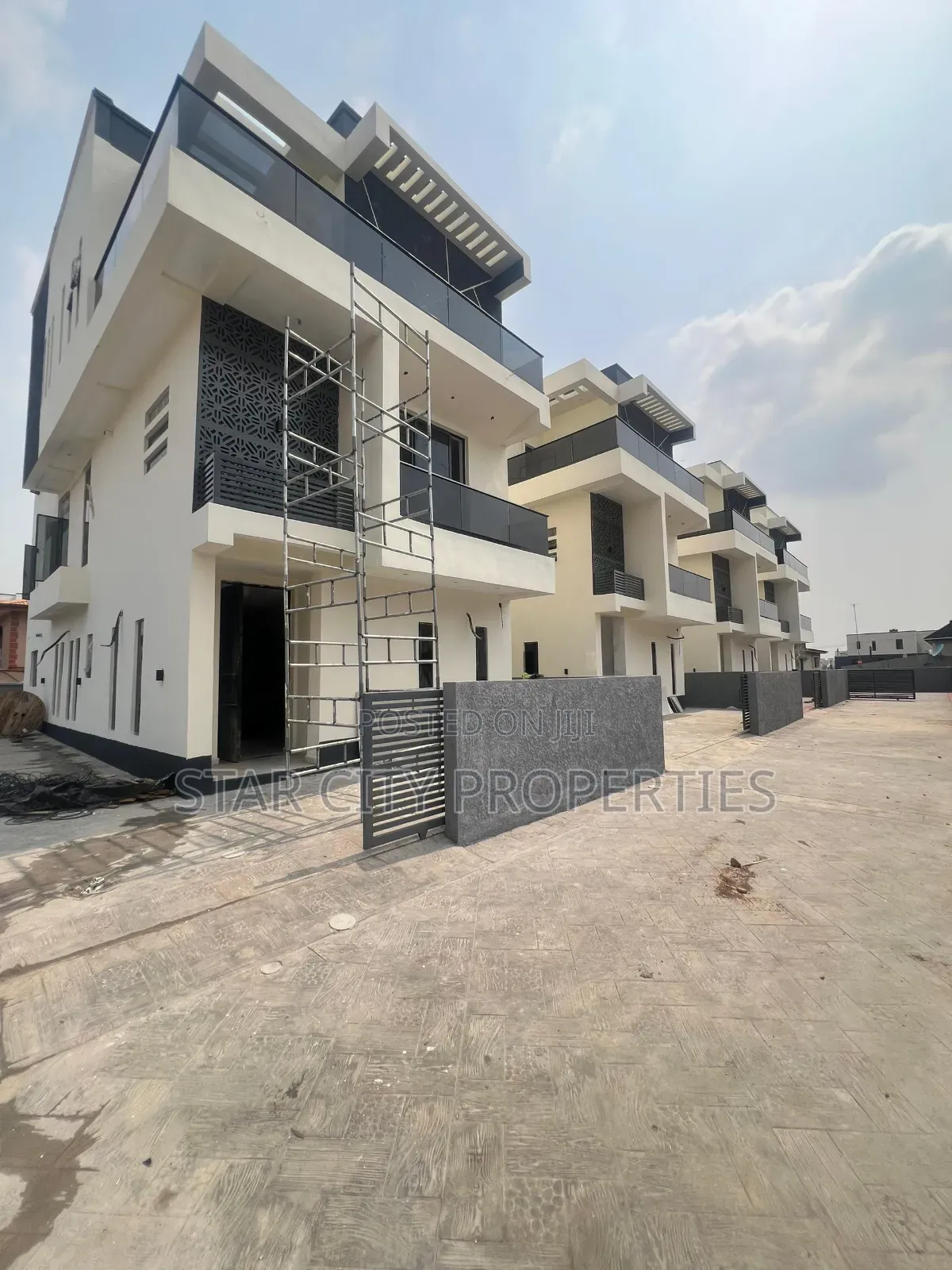 5bdrm Duplex in Omole Phase 1 for sale in Omole Phase 1