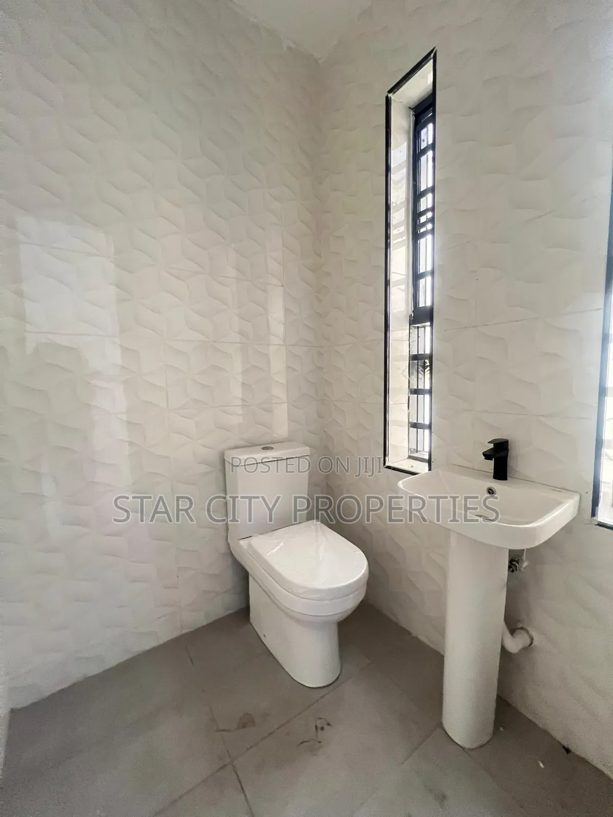 5bdrm Duplex in Omole Phase 1 for sale in Omole Phase 1