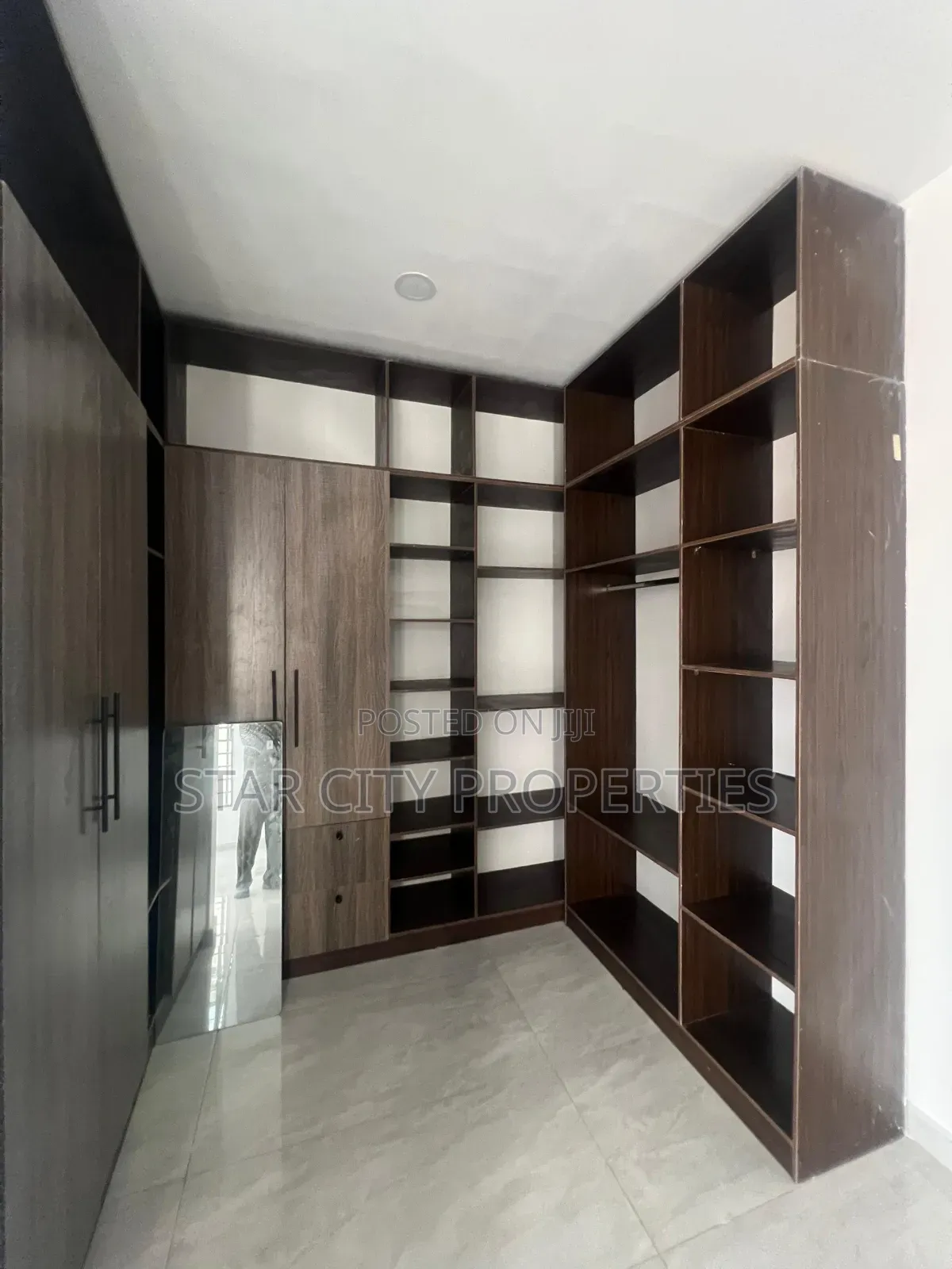 5bdrm Duplex in Omole Phase 1 for sale in Omole Phase 1