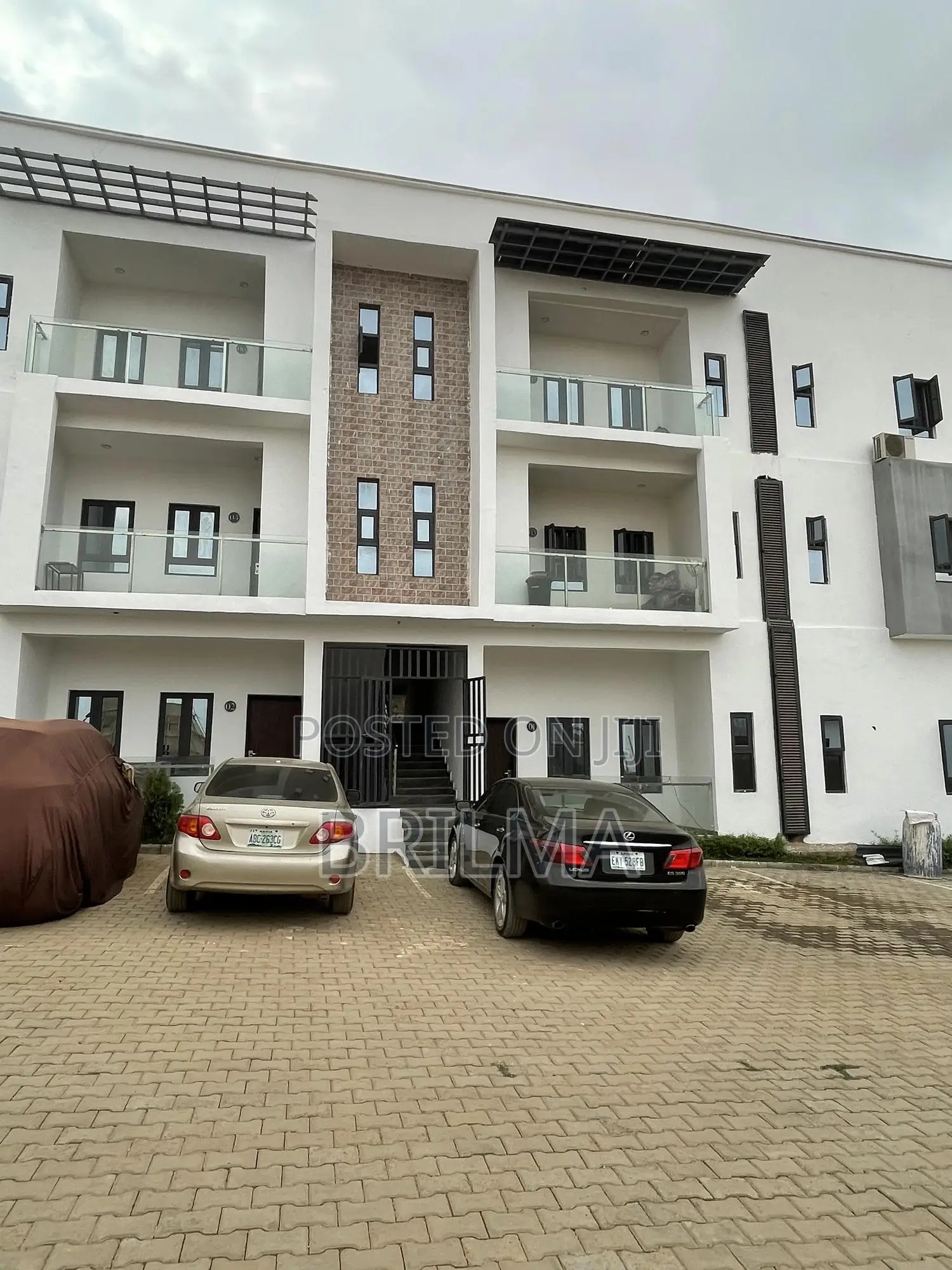 3bdrm Block of Flats in Wuye for sale in Wuye