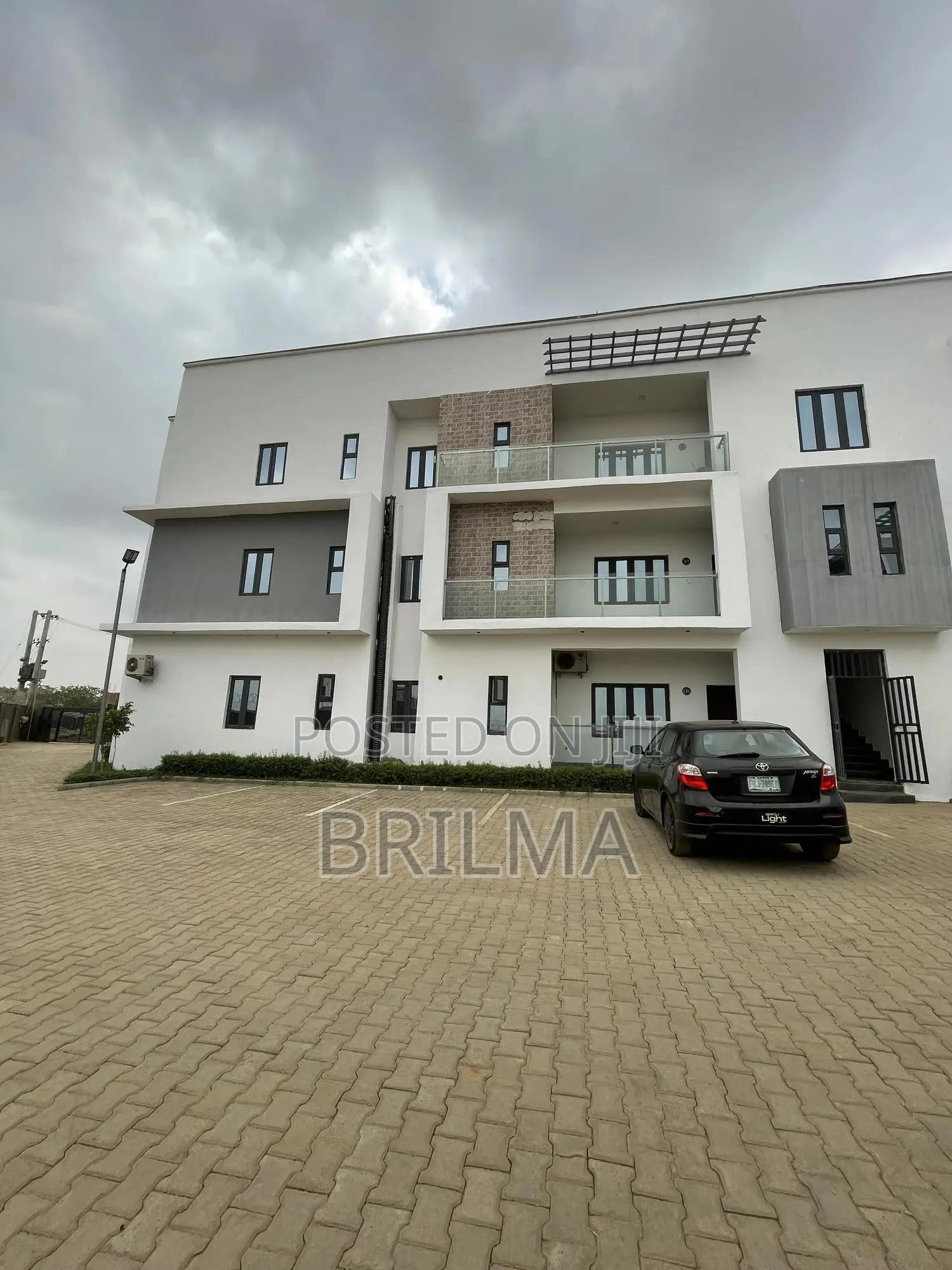 3bdrm Block of Flats in Wuye for sale in Wuye