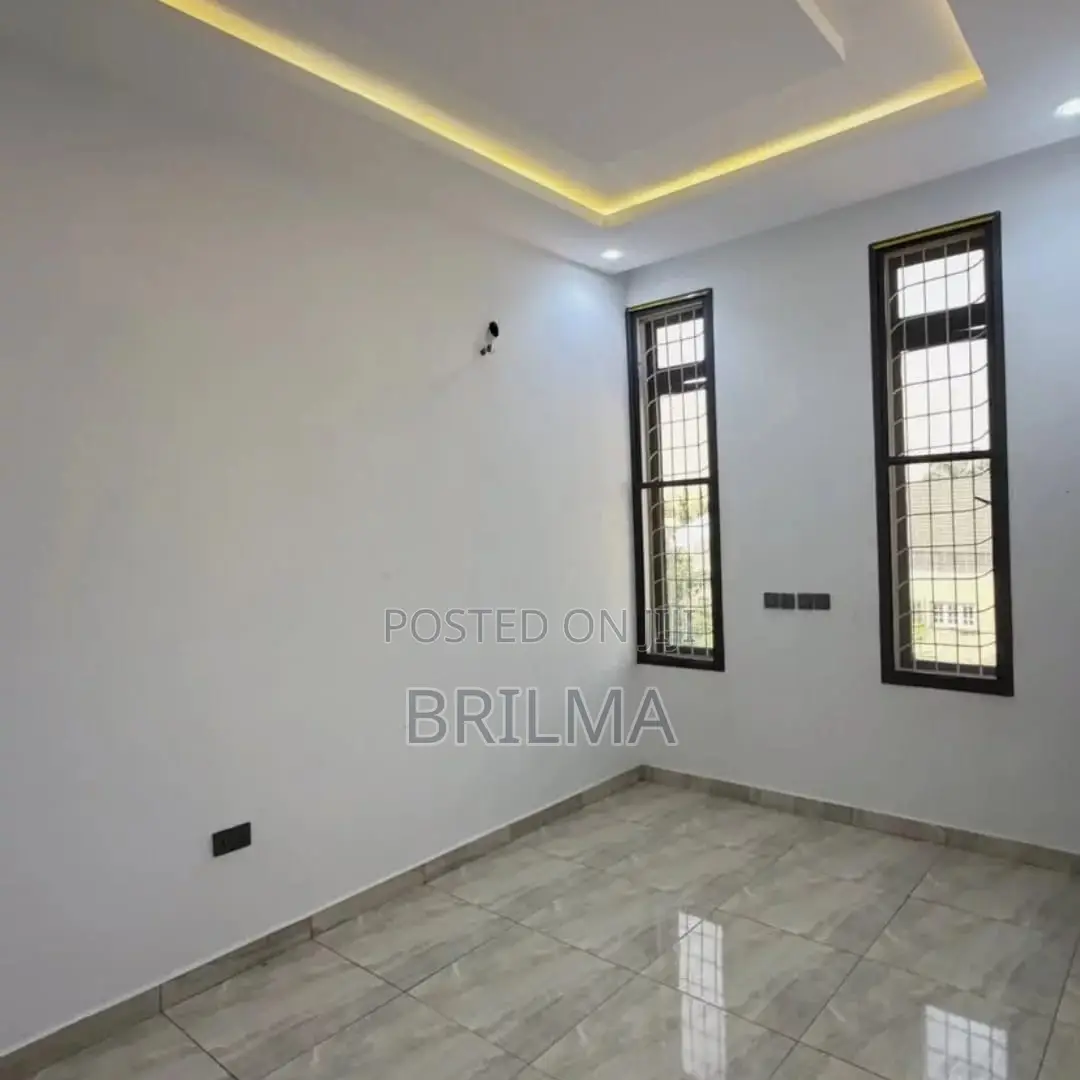 3bdrm Duplex in Apo Resettlement for sale in Apo Resettlement