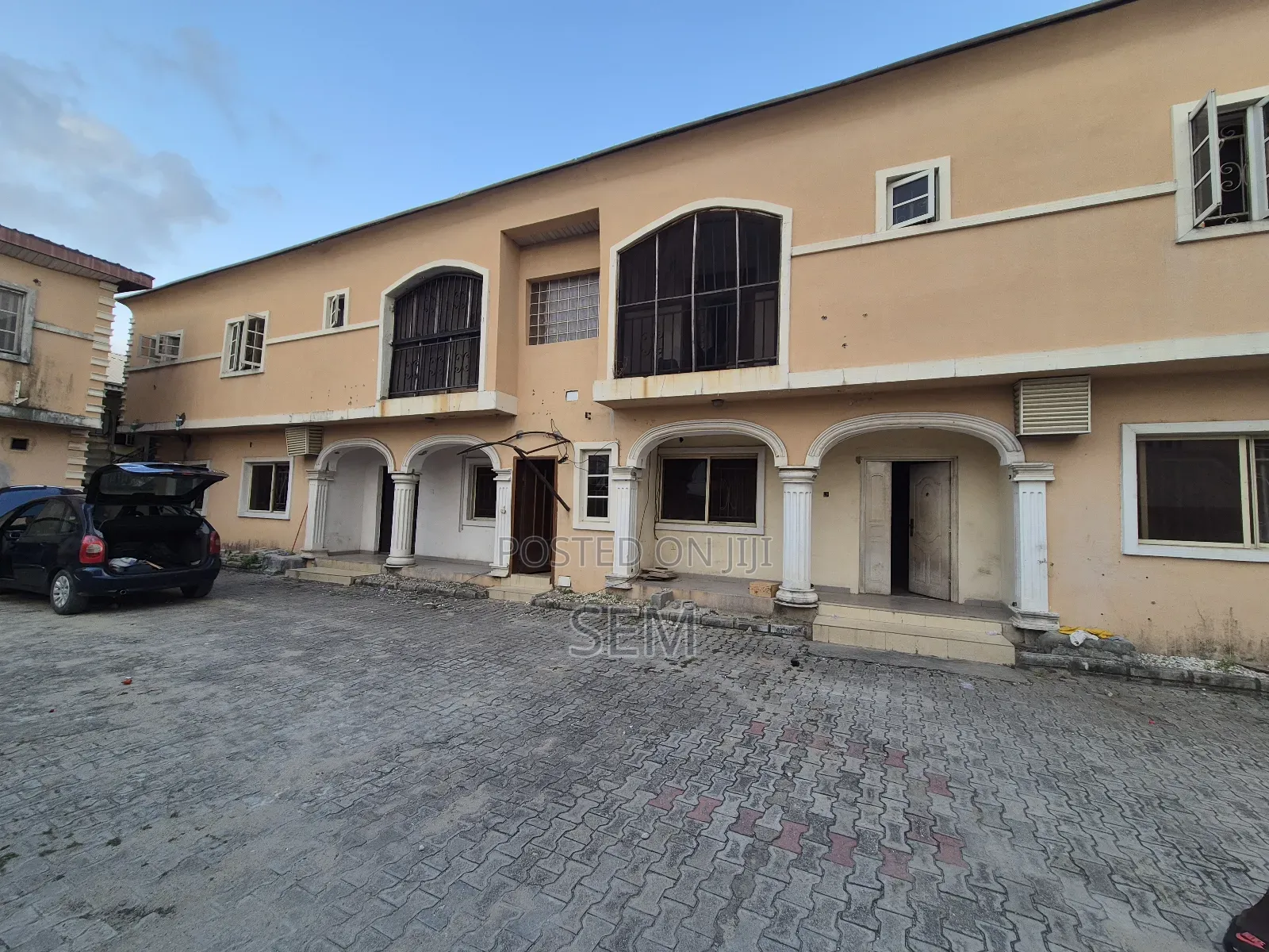 Furnished 3bdrm Block of Flats in Igbo-efon for sale in Igbo-efon