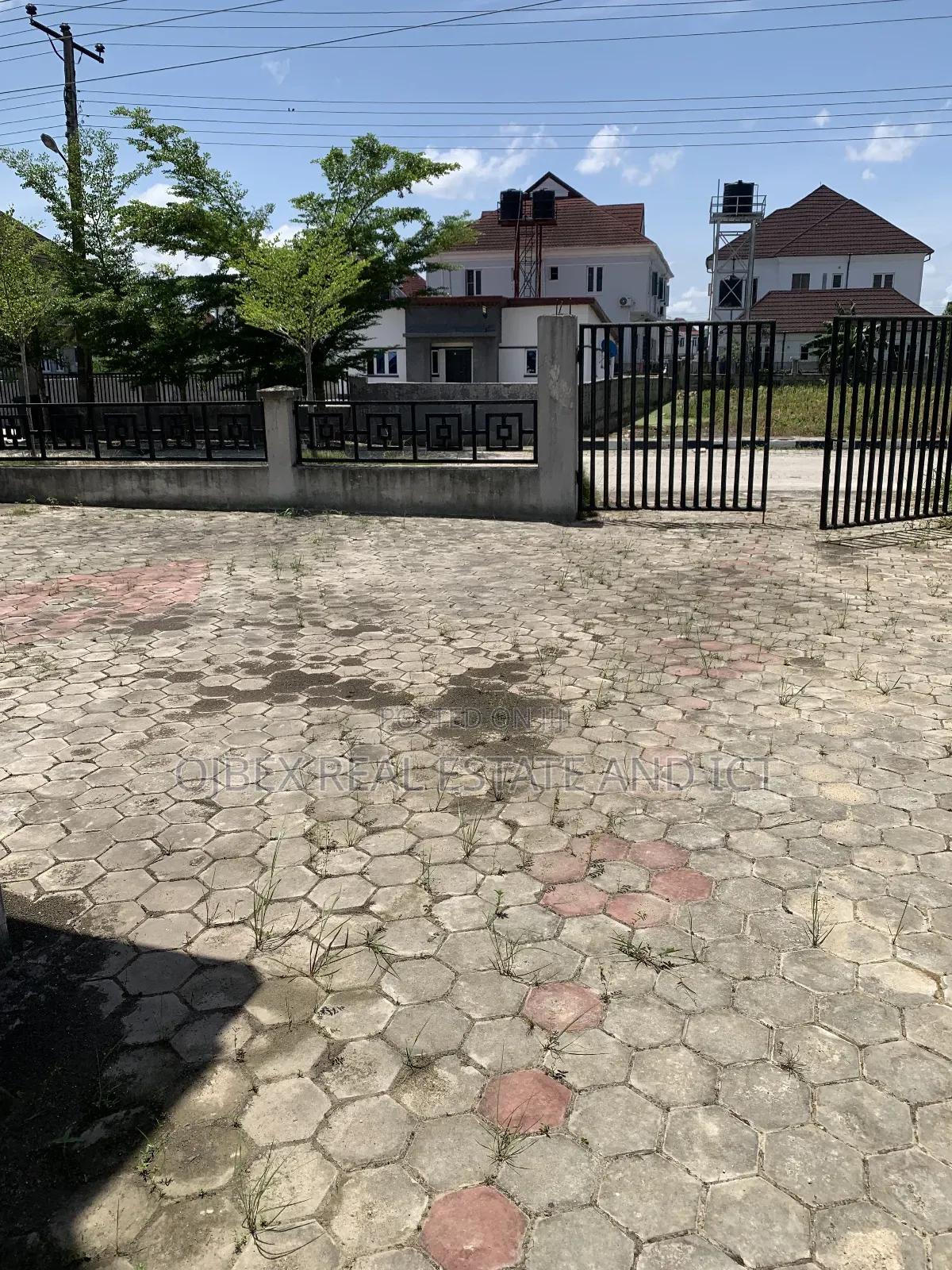 4bdrm Duplex in Abijo, Amity Estate, Ajah for sale in Ajah