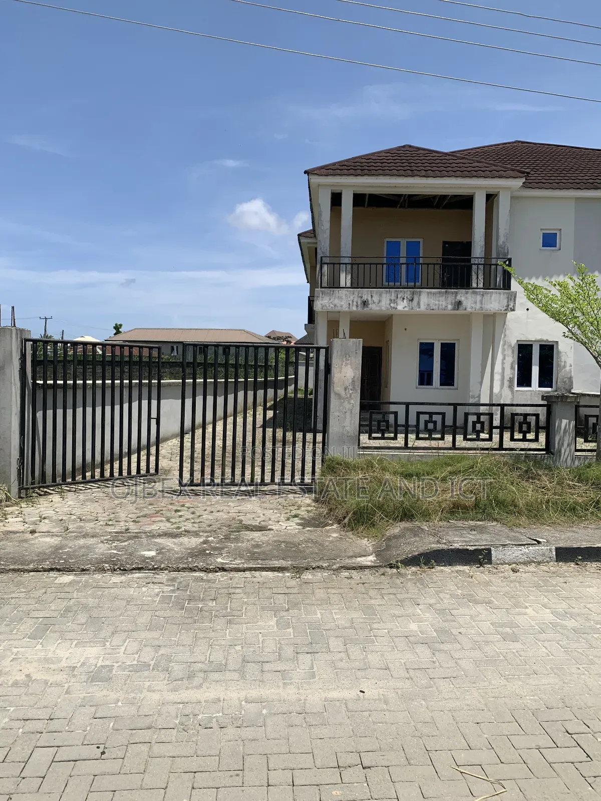 4bdrm Duplex in Abijo, Amity Estate, Ajah for sale in Ajah