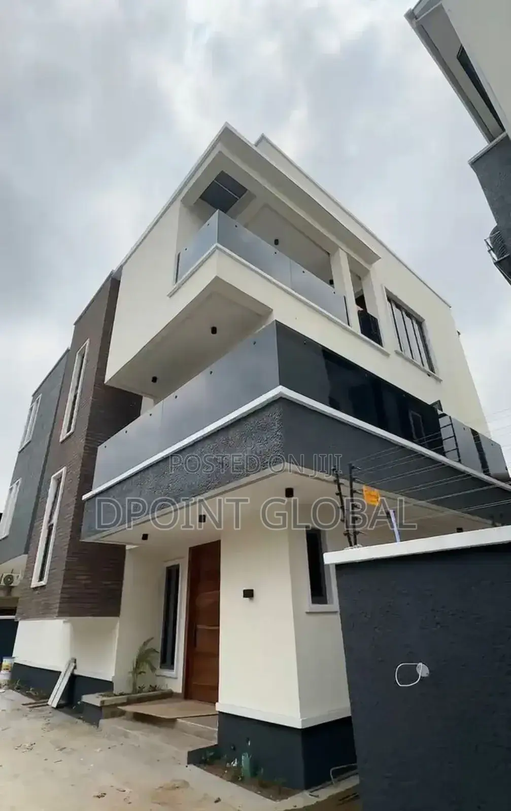 5bdrm Duplex in Ikeja for sale in Ikeja