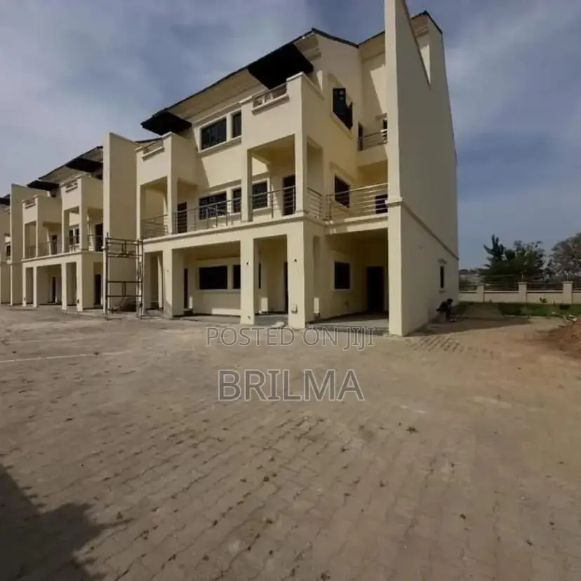 4bdrm Duplex in Jabi for sale in Jabi