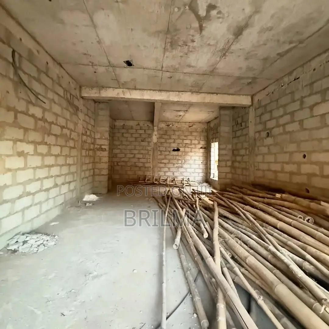 5bdrm Duplex in Apo District for sale in Apo District