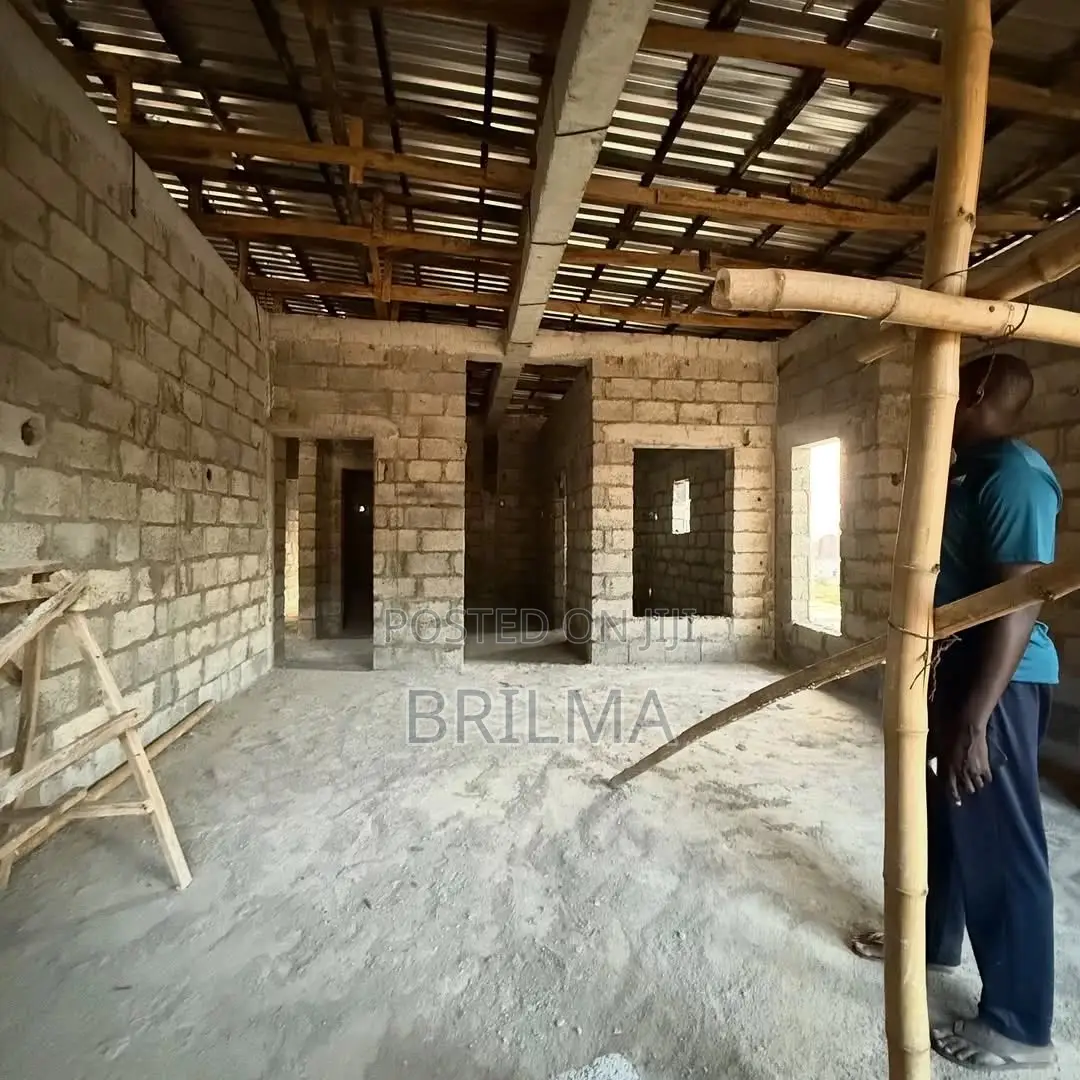 5bdrm Duplex in Apo District for sale in Apo District