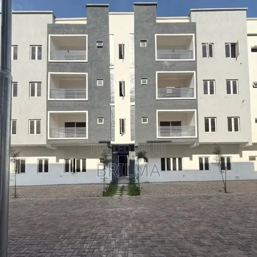 3bdrm Block of Flats in Wuye for sale in Wuye