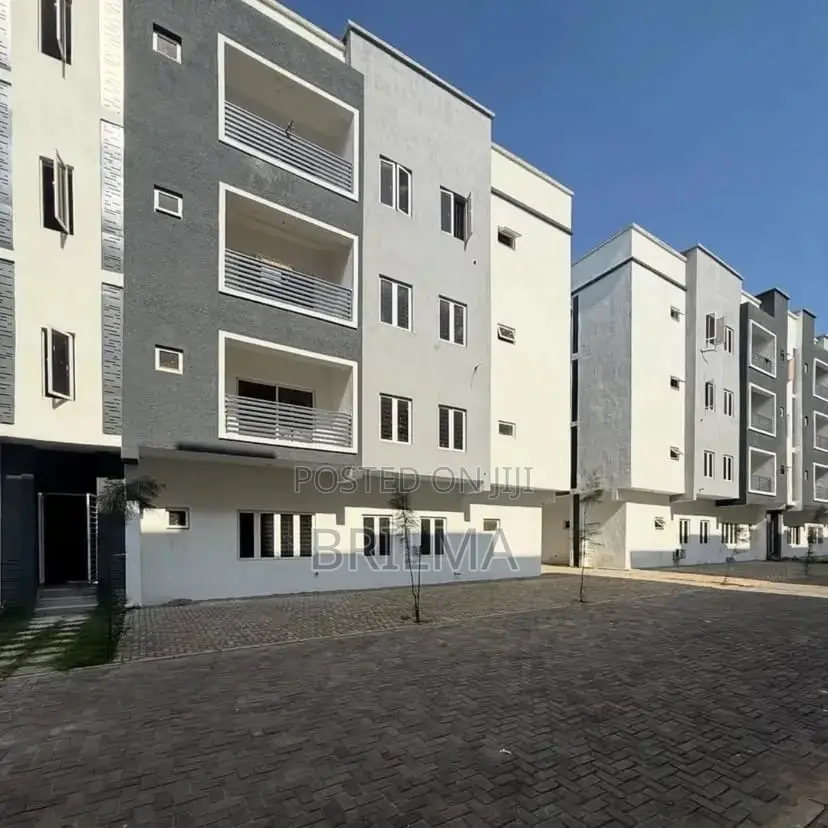 3bdrm Block of Flats in Wuye for sale in Wuye