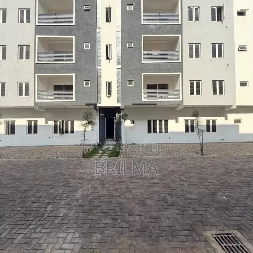 3bdrm Block of Flats in Wuye for sale in Wuye