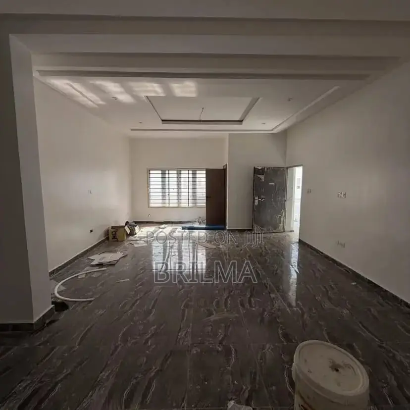 3bdrm Block of Flats in Wuye for sale in Wuye