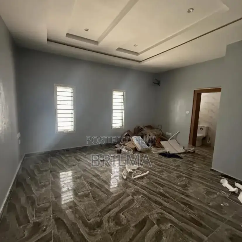 3bdrm Block of Flats in Wuye for sale in Wuye