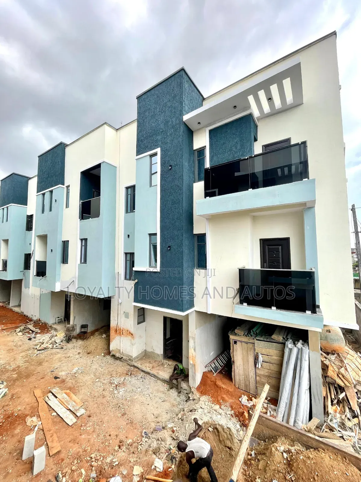 4bdrm Duplex in Oregun for sale in Oregun