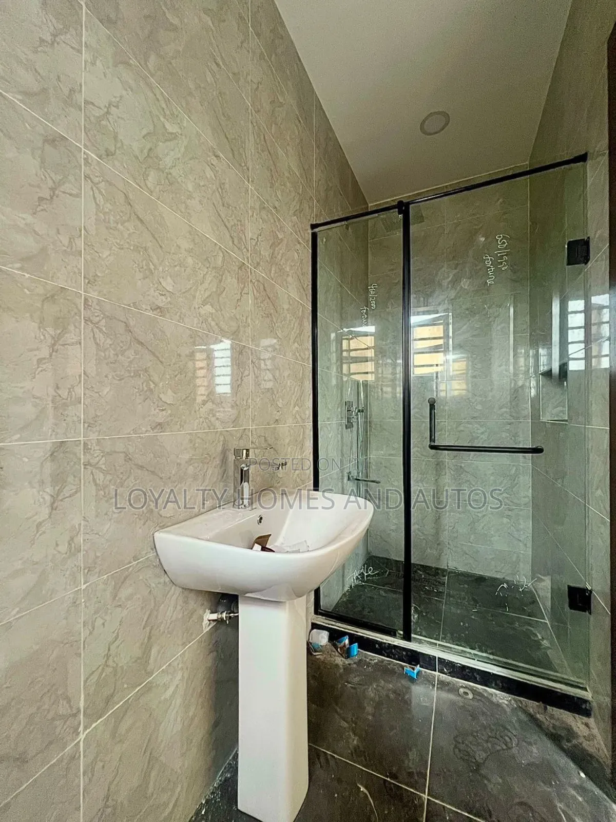 4bdrm Duplex in Oregun for sale in Oregun