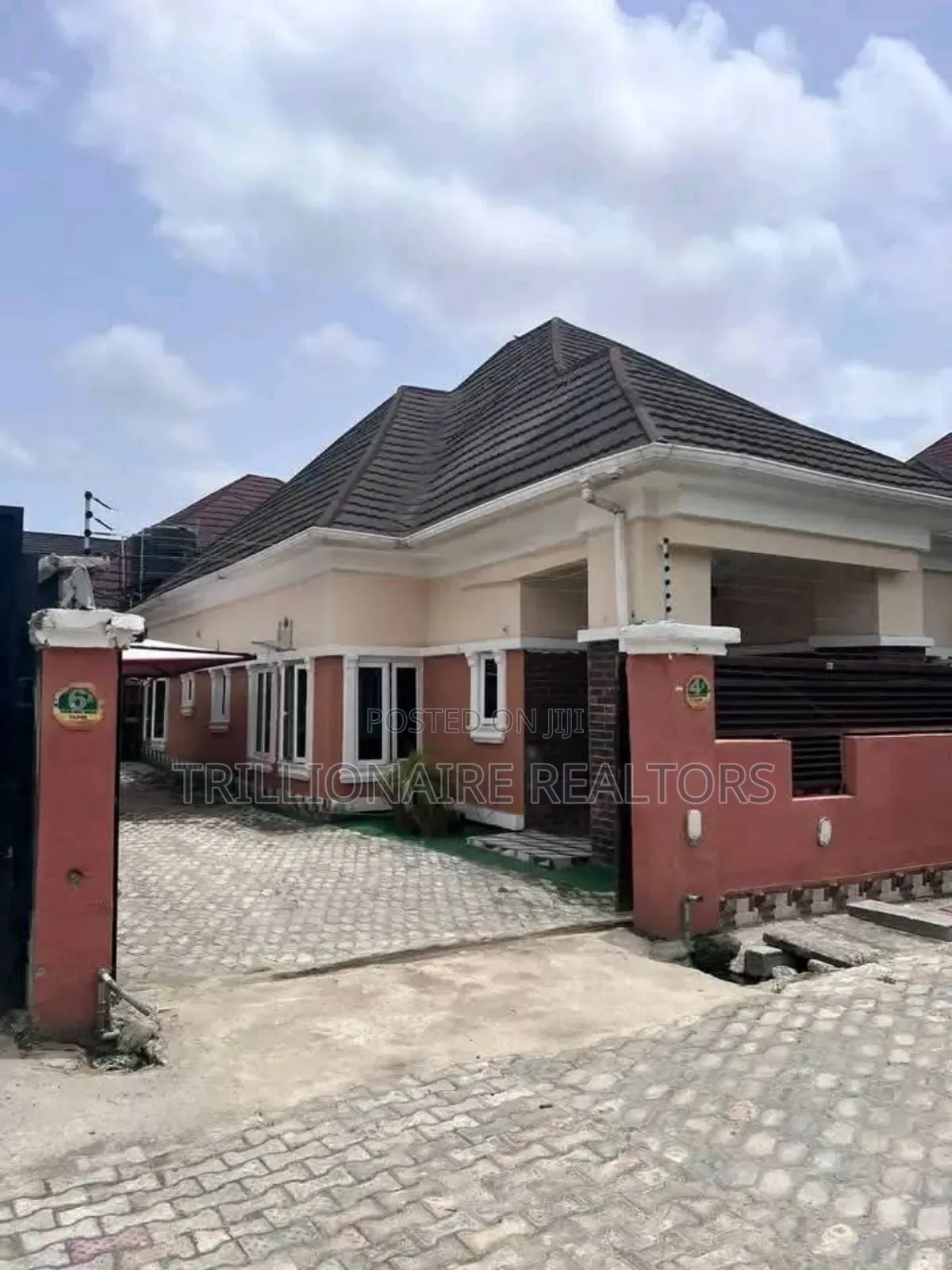 3bdrm Bungalow in Divine Home Estate for sale in Thomas Estate