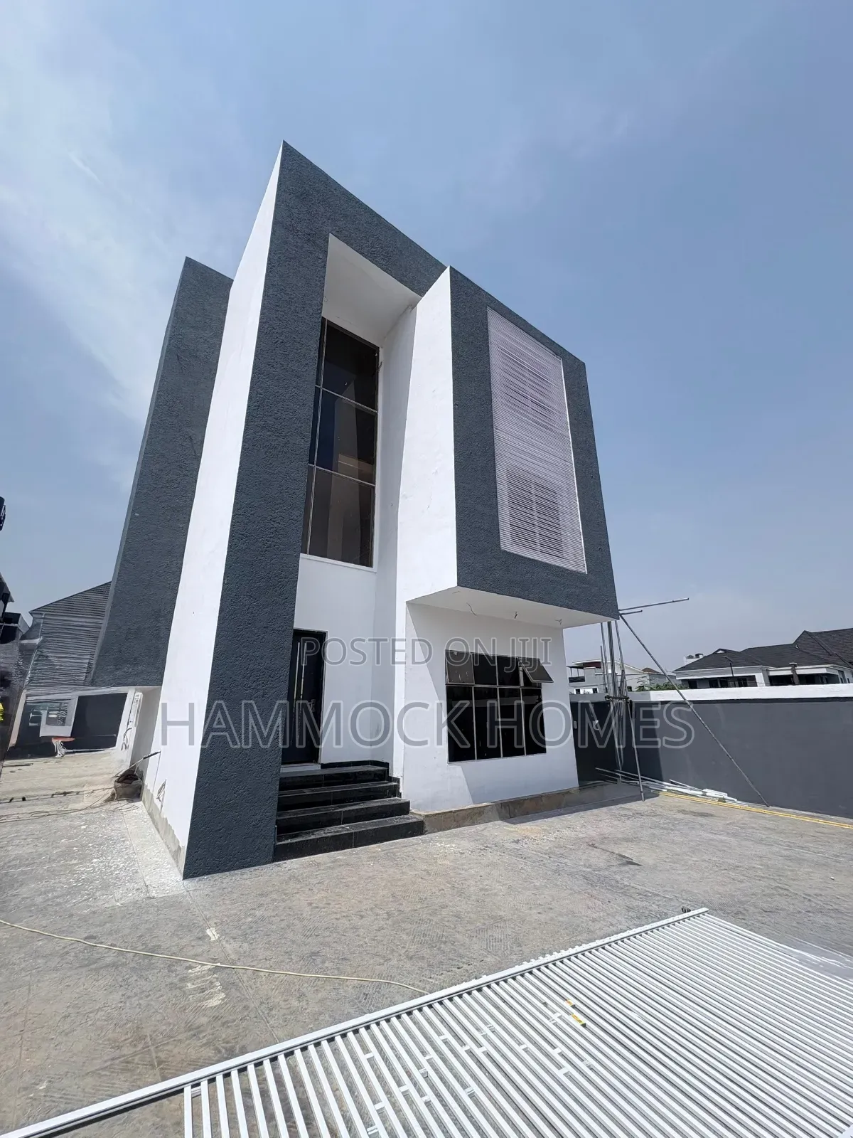 5bdrm Penthouse in Kolapo Ishola Gra, Akobo for sale in Akobo