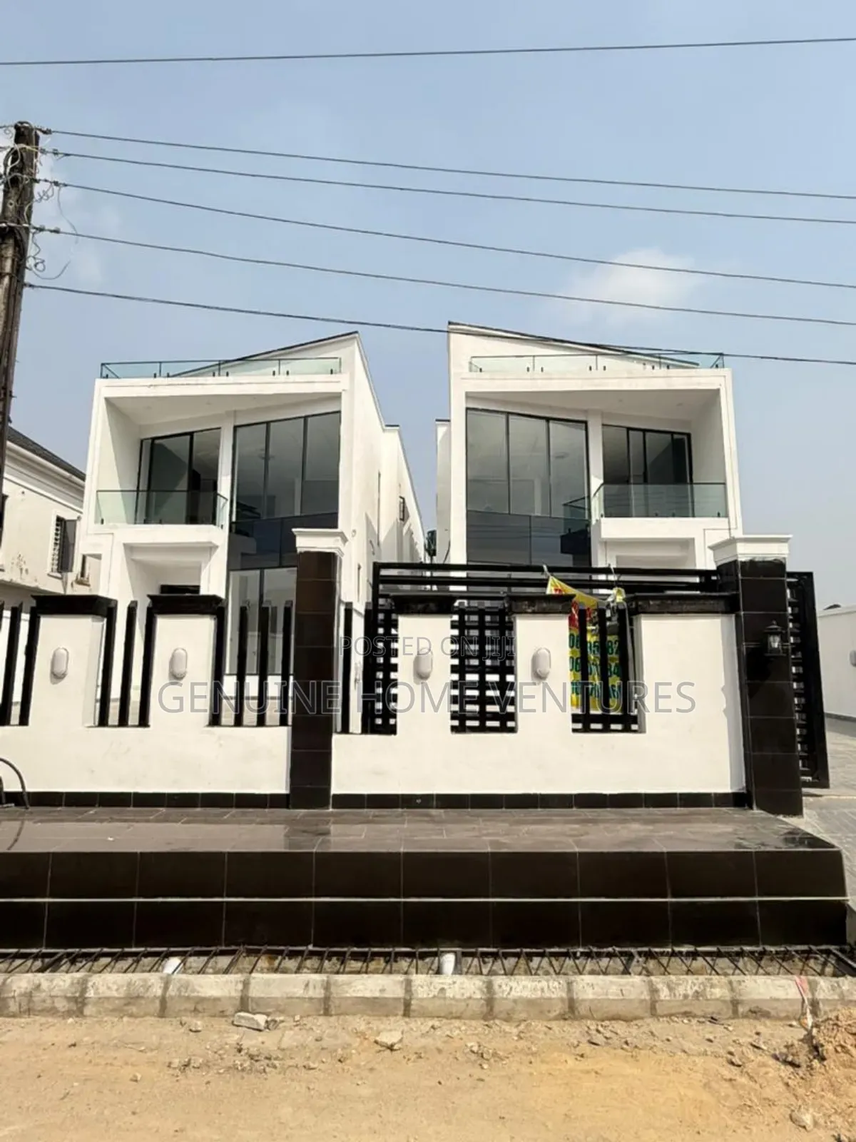 5bdrm Duplex in Chevron for sale in Chevron