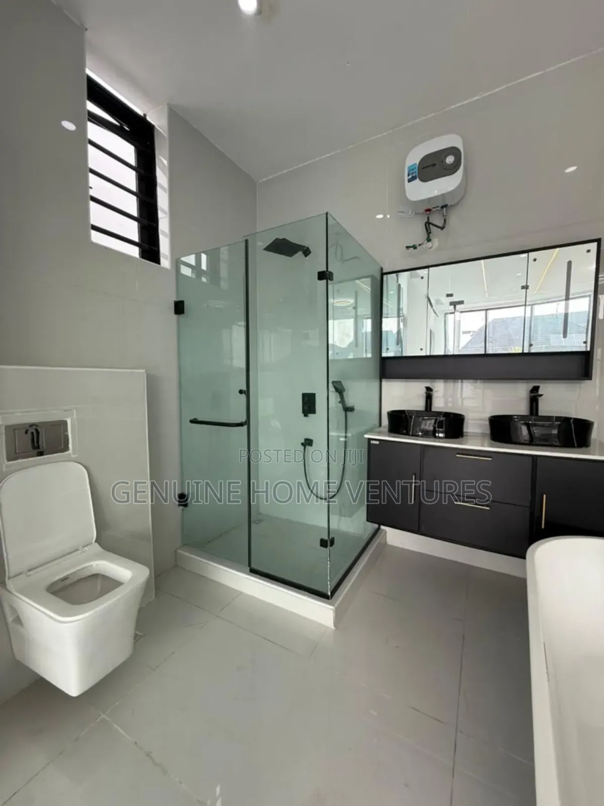 5bdrm Duplex in Chevron for sale in Chevron