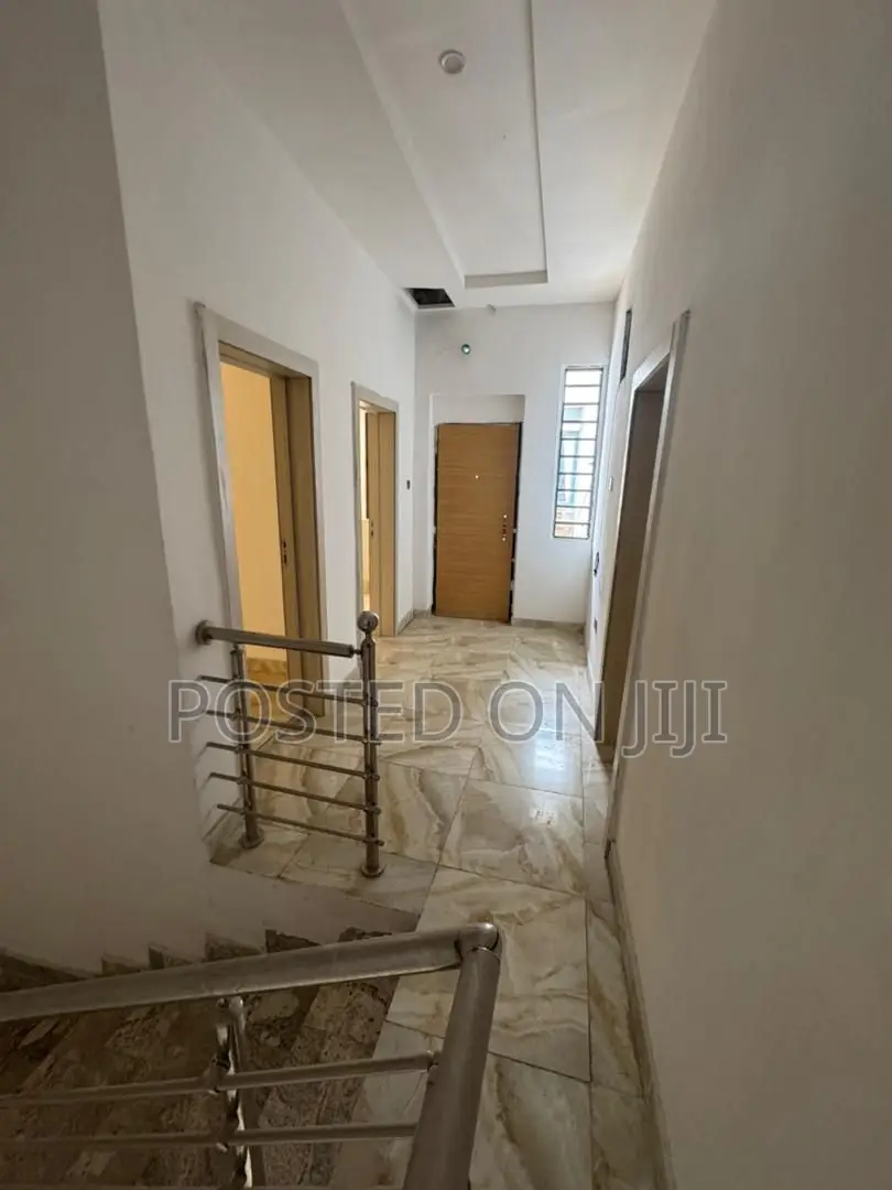 4bdrm Duplex in First Class Estate, Lekki Phase 2 for sale in Lekki Phase 2