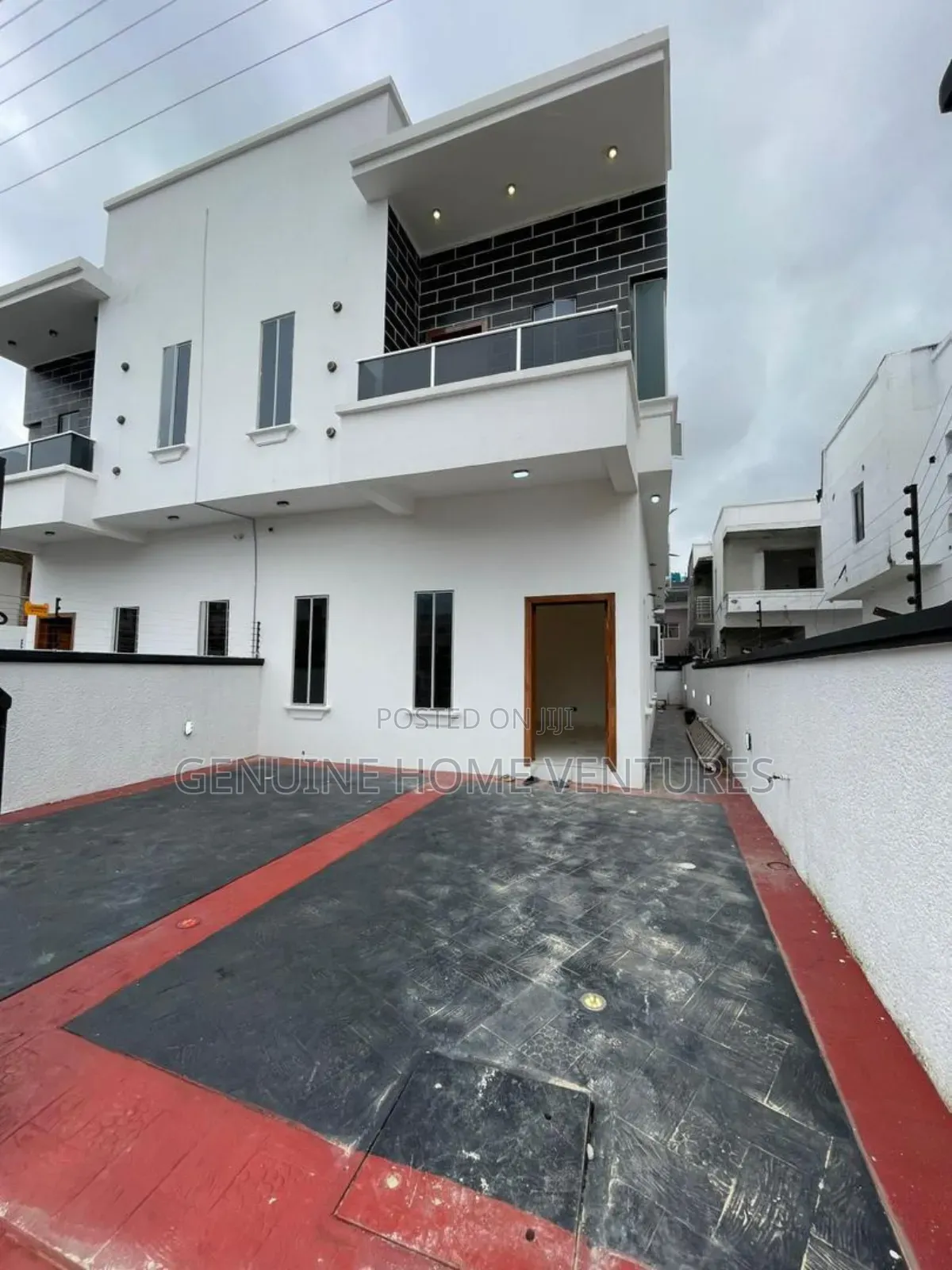 4bdrm Duplex in Agungi for sale in Agungi