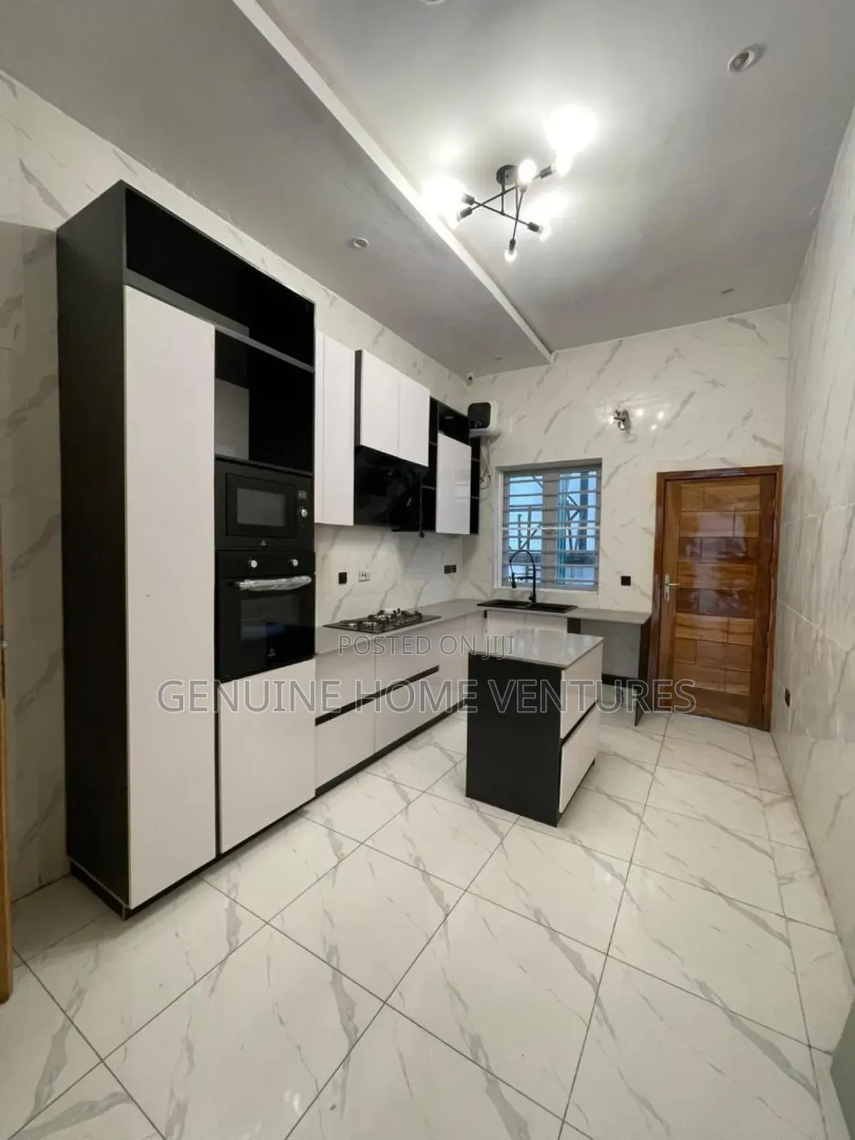 4bdrm Duplex in Agungi for sale in Agungi