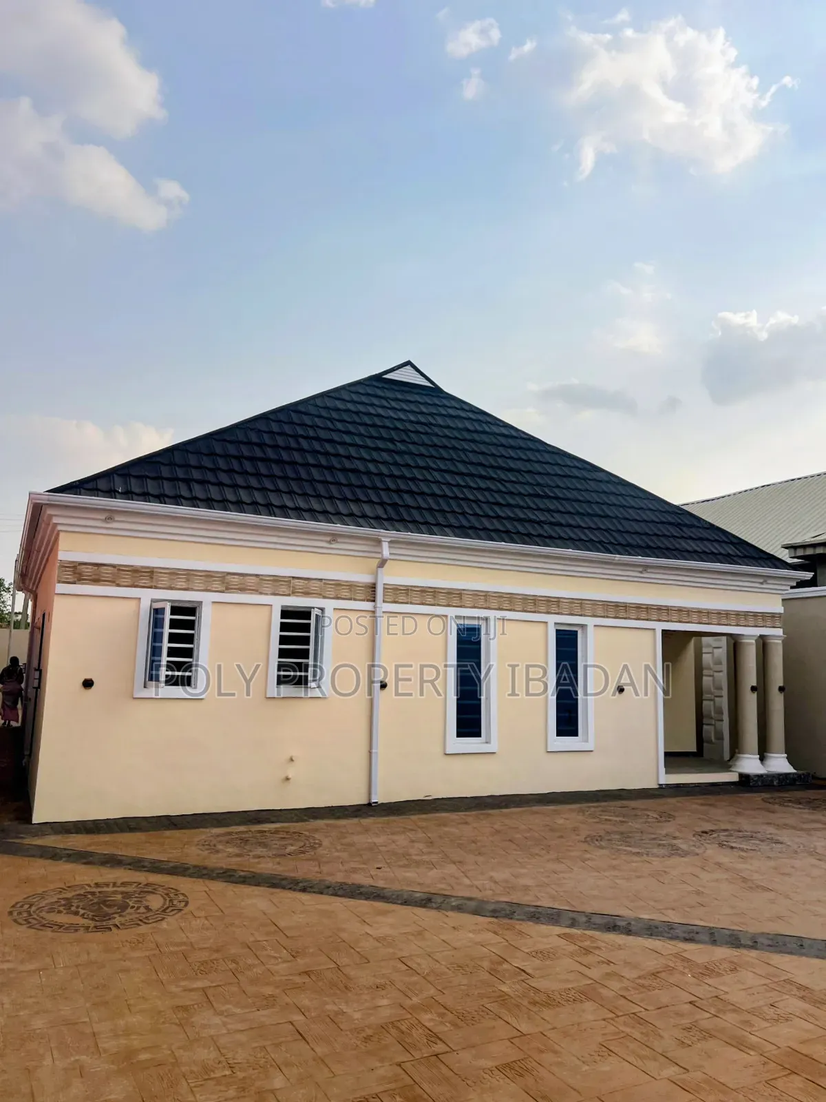 3bdrm Bungalow in Elebu, Oluyole Estate for sale in Oluyole Estate