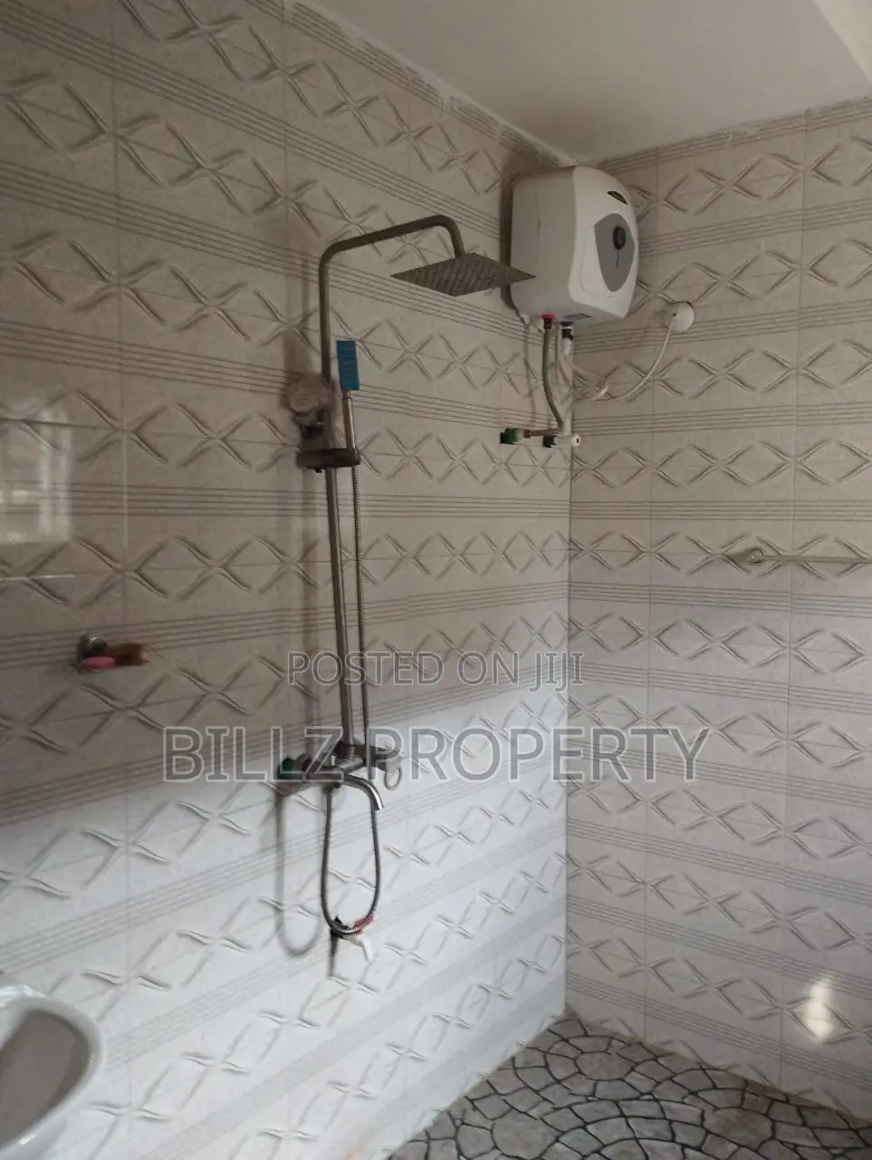 Furnished 4bdrm Bungalow in Abaranje for sale in Abaranje