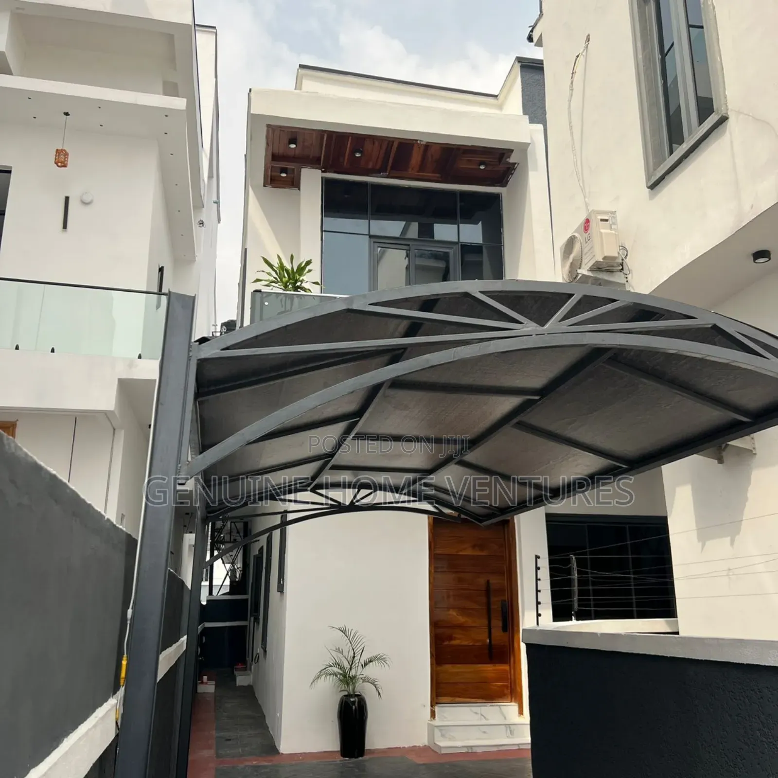 4bdrm Duplex in Orchid, Chevron for sale in Chevron