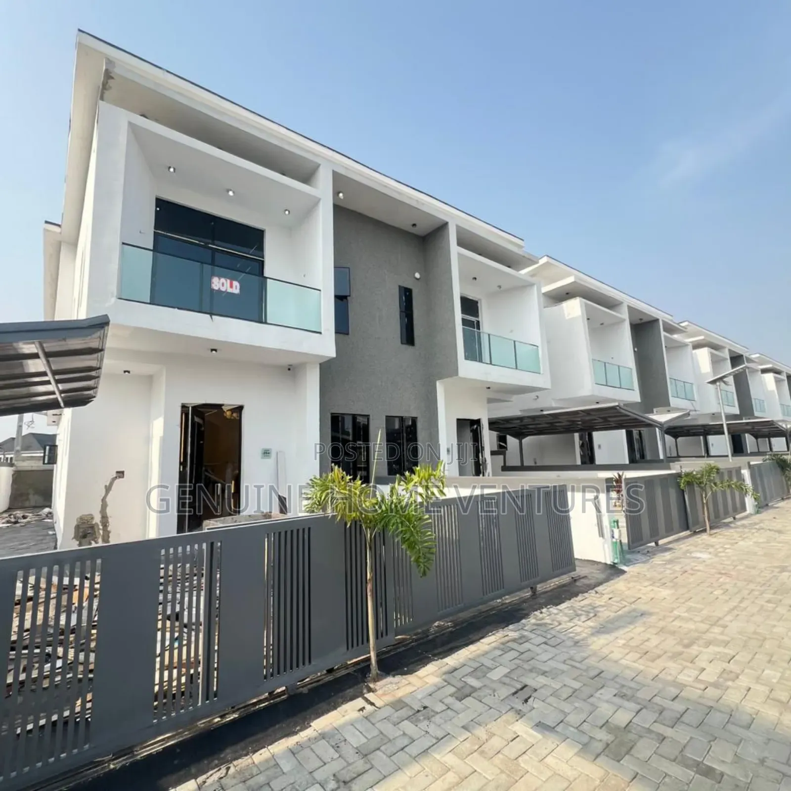 4bdrm Duplex in Orchid, Chevron for sale in Chevron