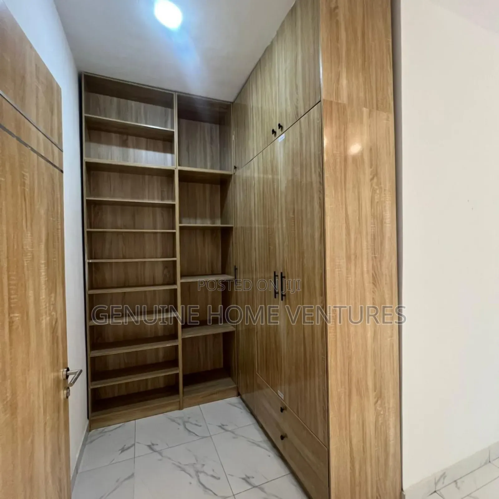 4bdrm Duplex in Orchid, Chevron for sale in Chevron