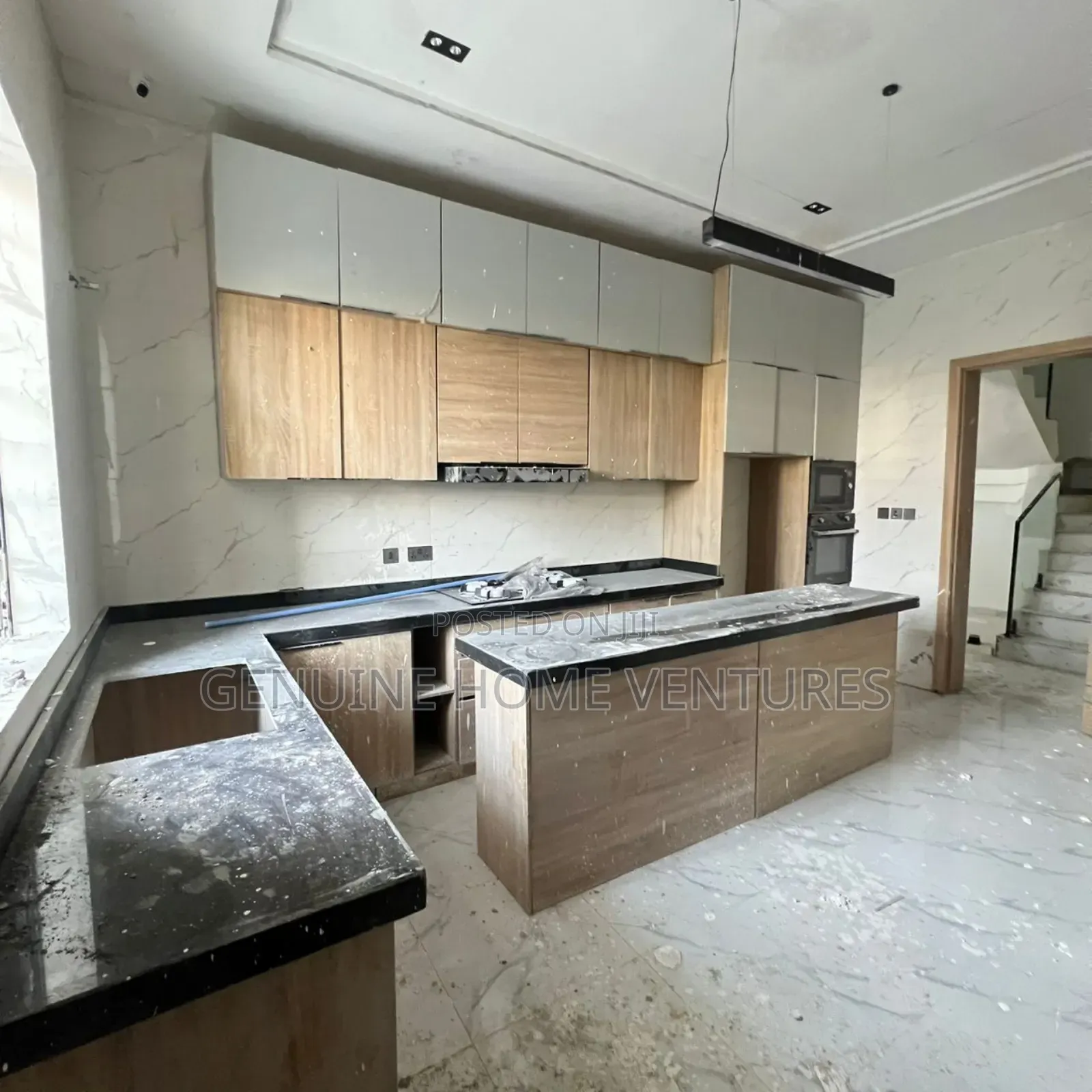 5bdrm Duplex in Orchid, Chevron for sale in Chevron