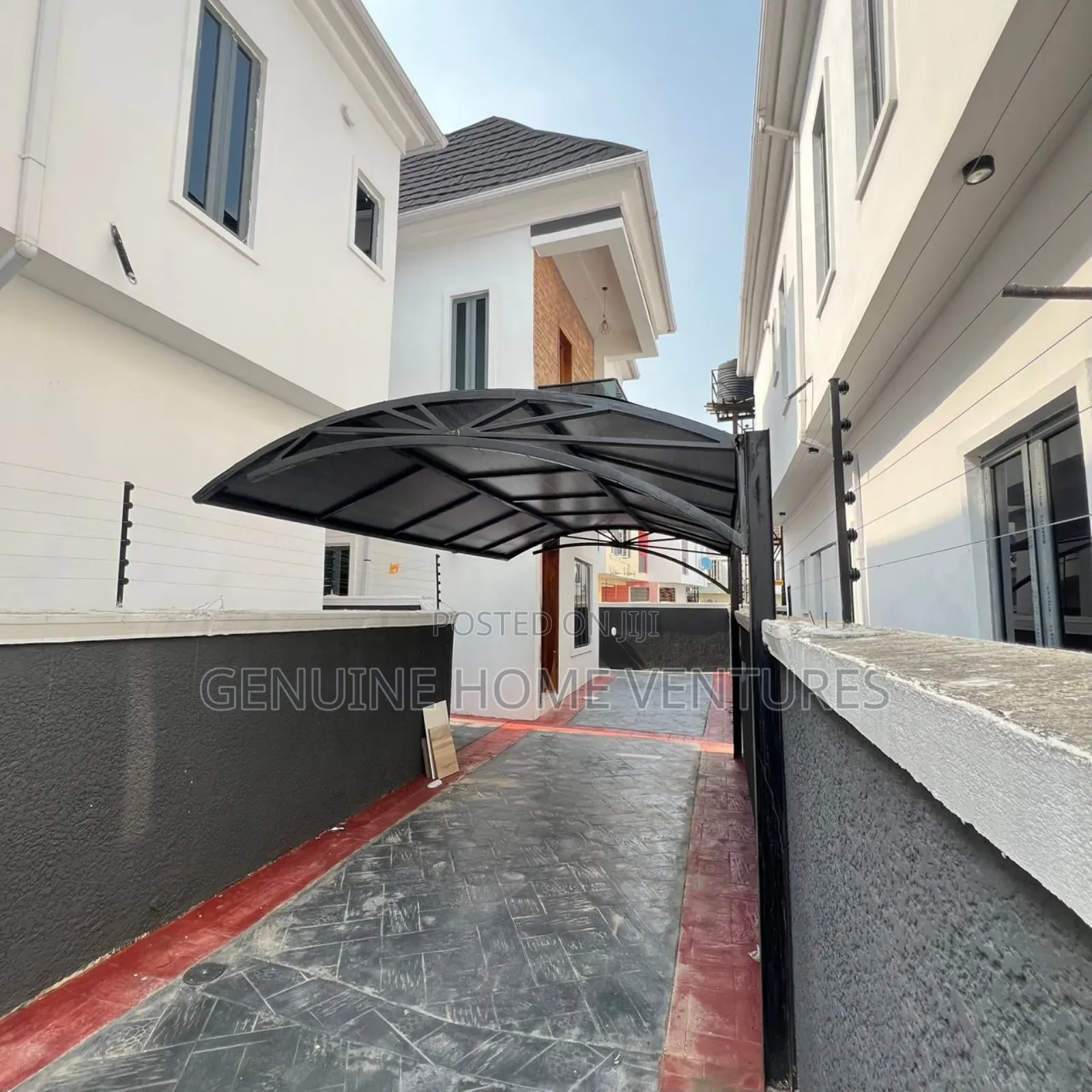 4bdrm Duplex in Ikota for sale in Ikota
