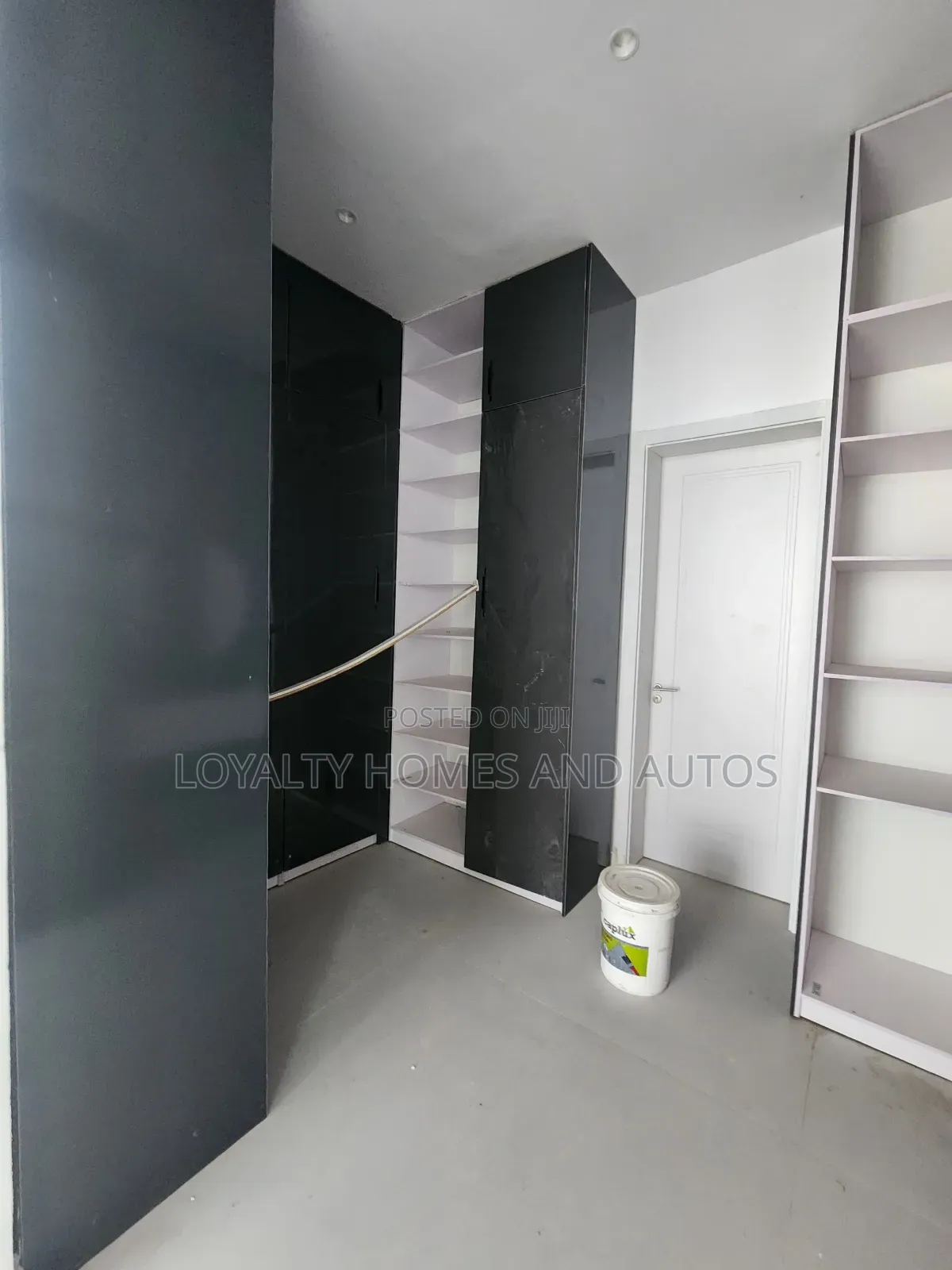 5bdrm House in Adeniyi Jones for sale in Adeniyi Jones